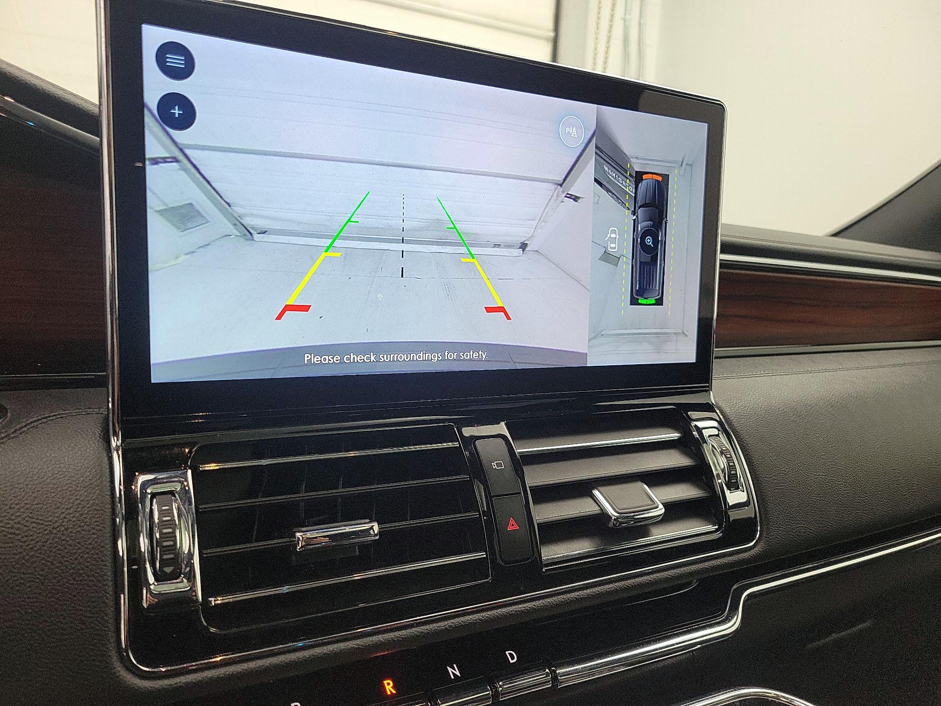 Thumbnail: 2023 Lincoln Navigator L - 14