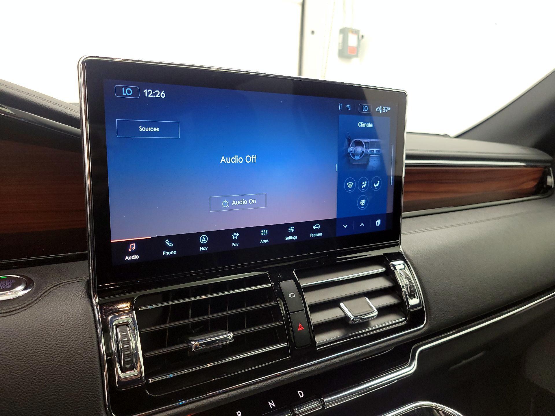 Thumbnail: 2023 Lincoln Navigator L - 15