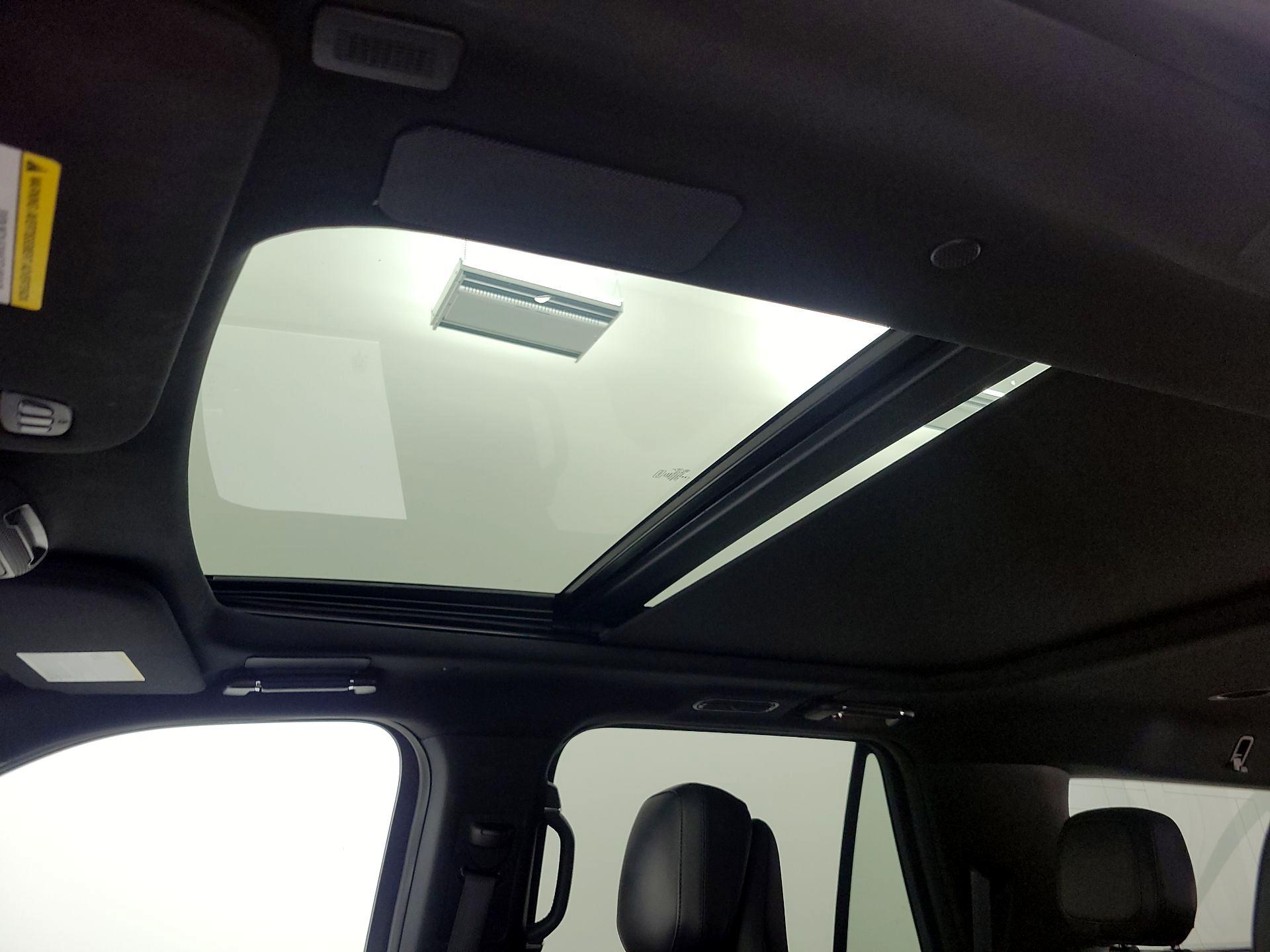 Thumbnail: 2023 Lincoln Navigator L - 19