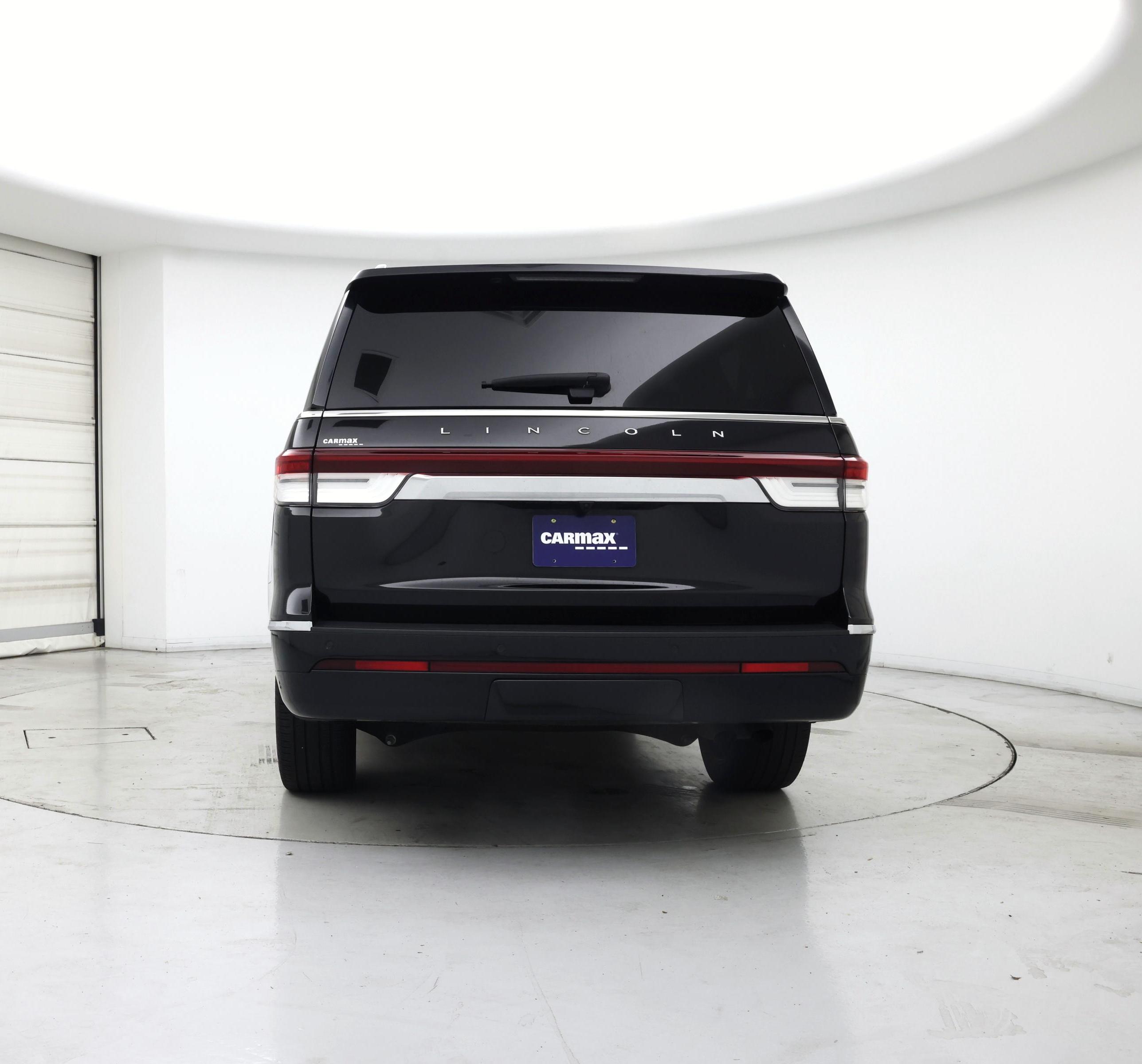 Thumbnail: 2023 Lincoln Navigator L - 6