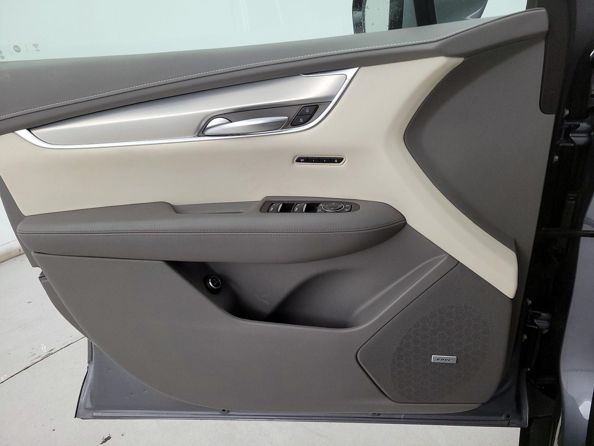 Thumbnail: 2022 Cadillac XT5 - 12