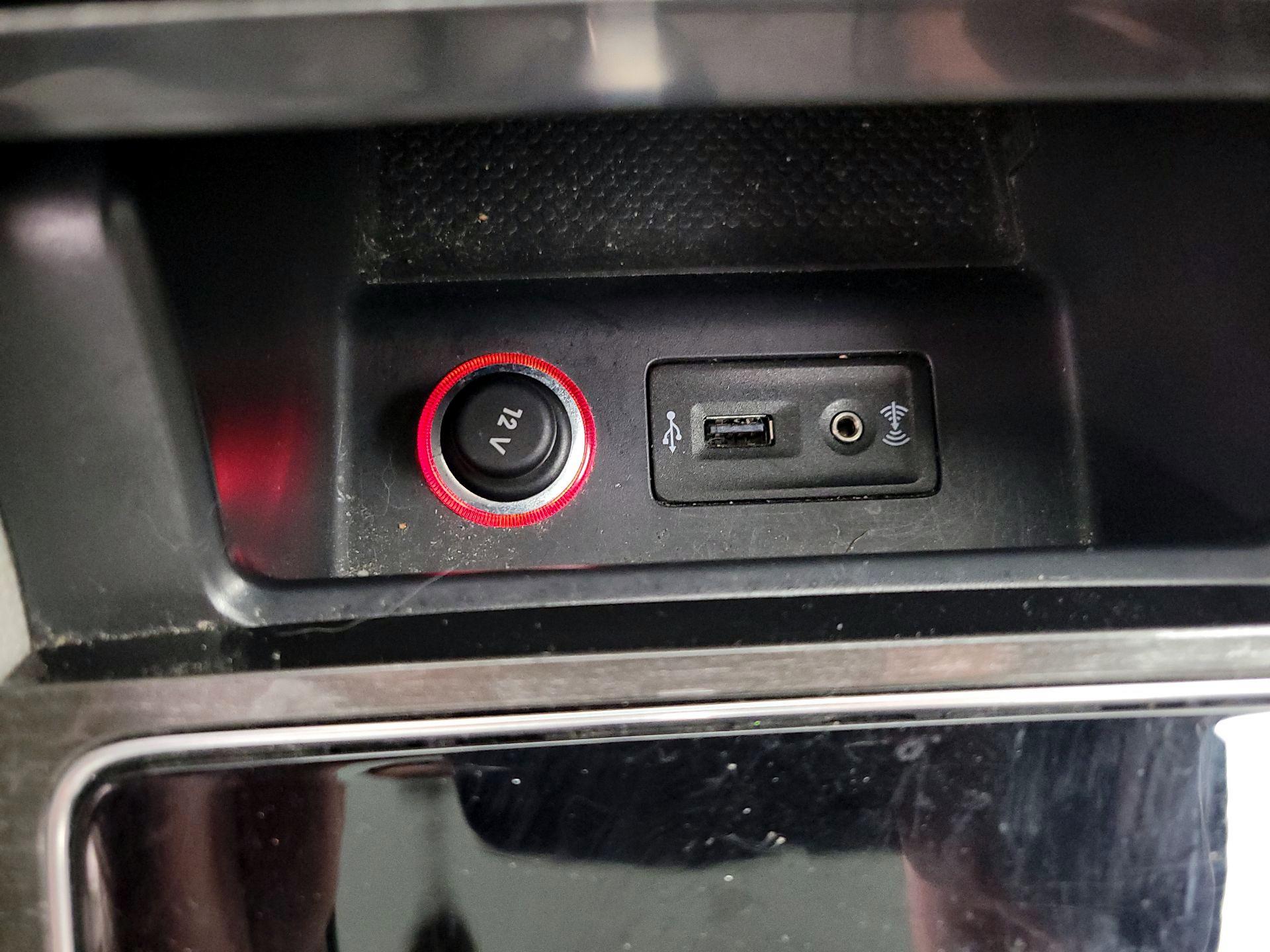 Thumbnail: 2016 Volkswagen Passat - 18