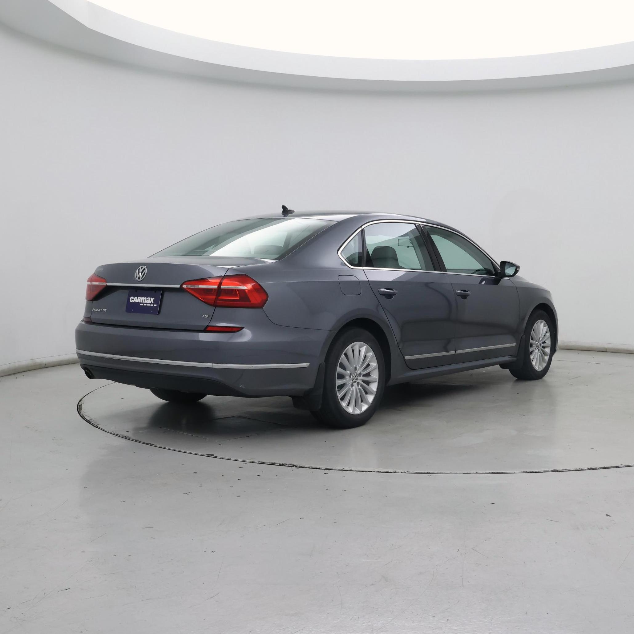 Thumbnail: 2016 Volkswagen Passat - 8