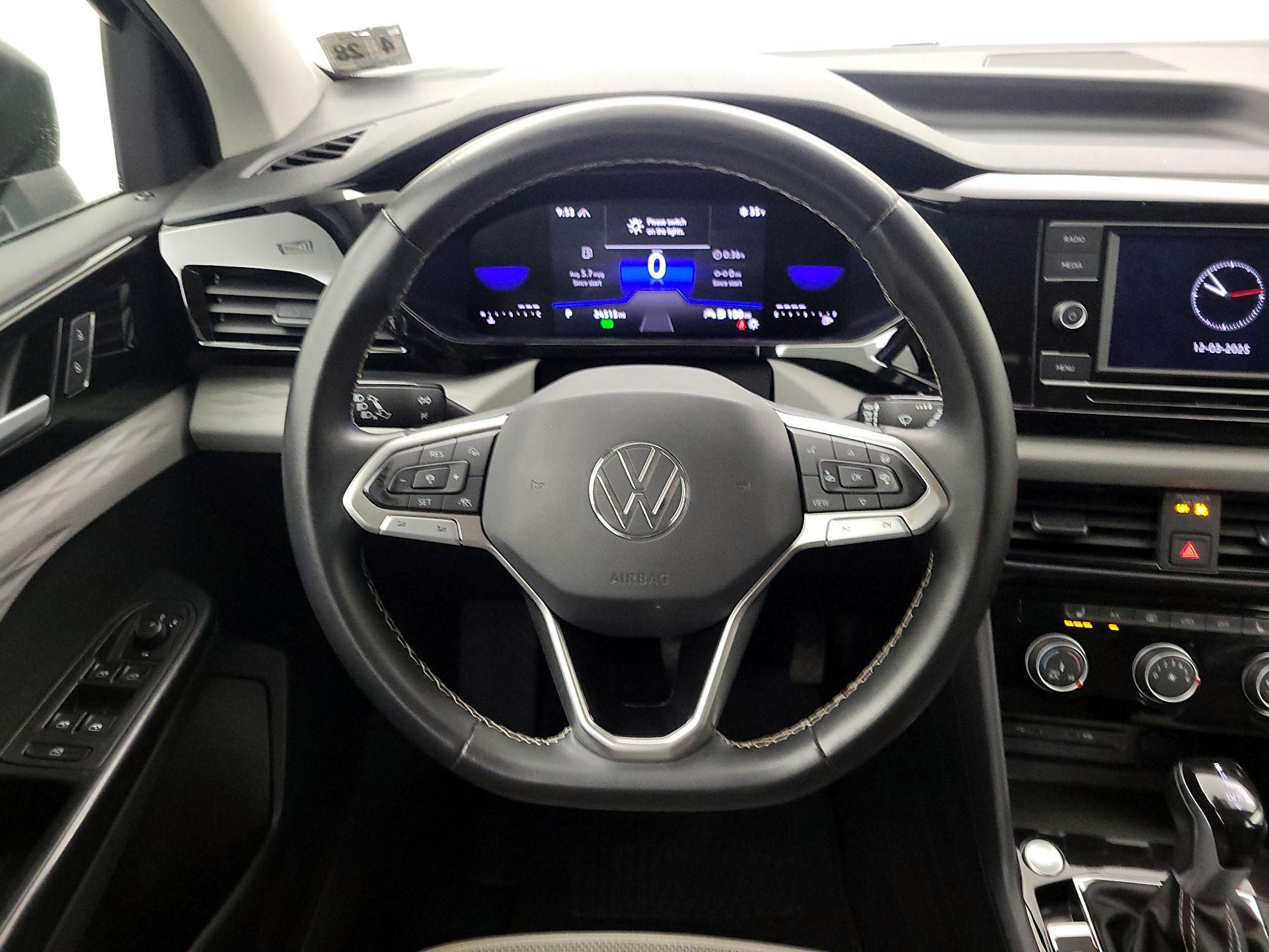 Thumbnail: 2023 Volkswagen Taos - 10