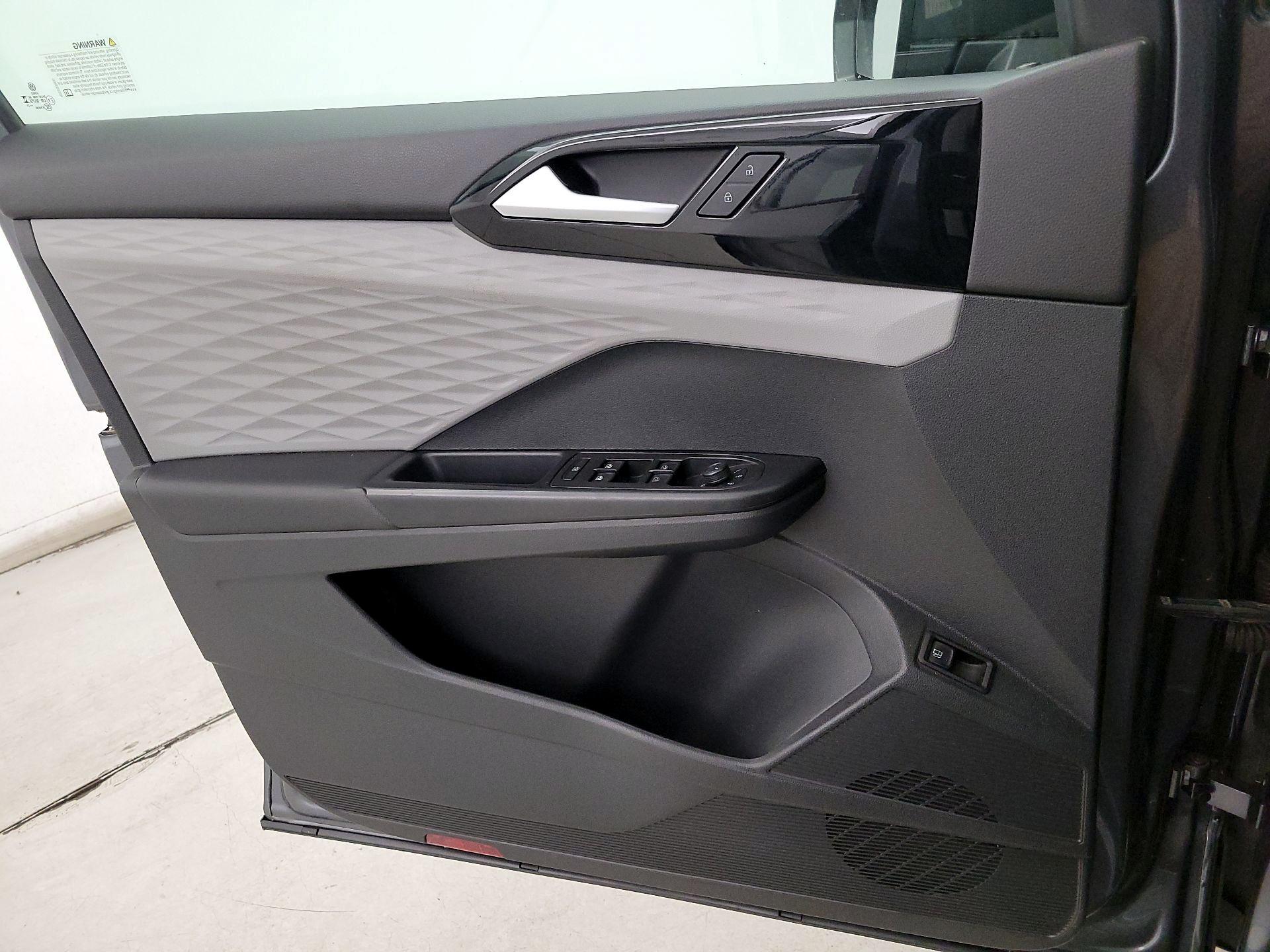 Thumbnail: 2023 Volkswagen Taos - 12