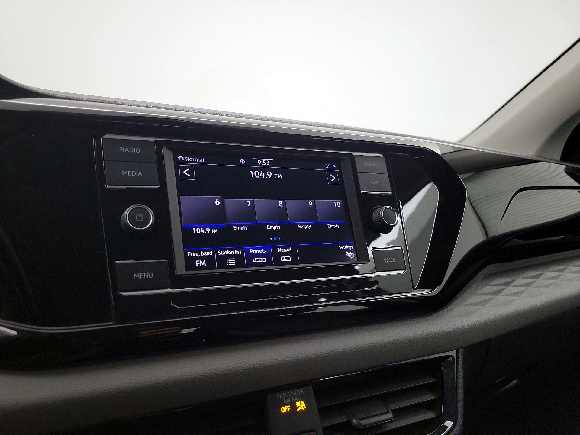 Thumbnail: 2023 Volkswagen Taos - 15