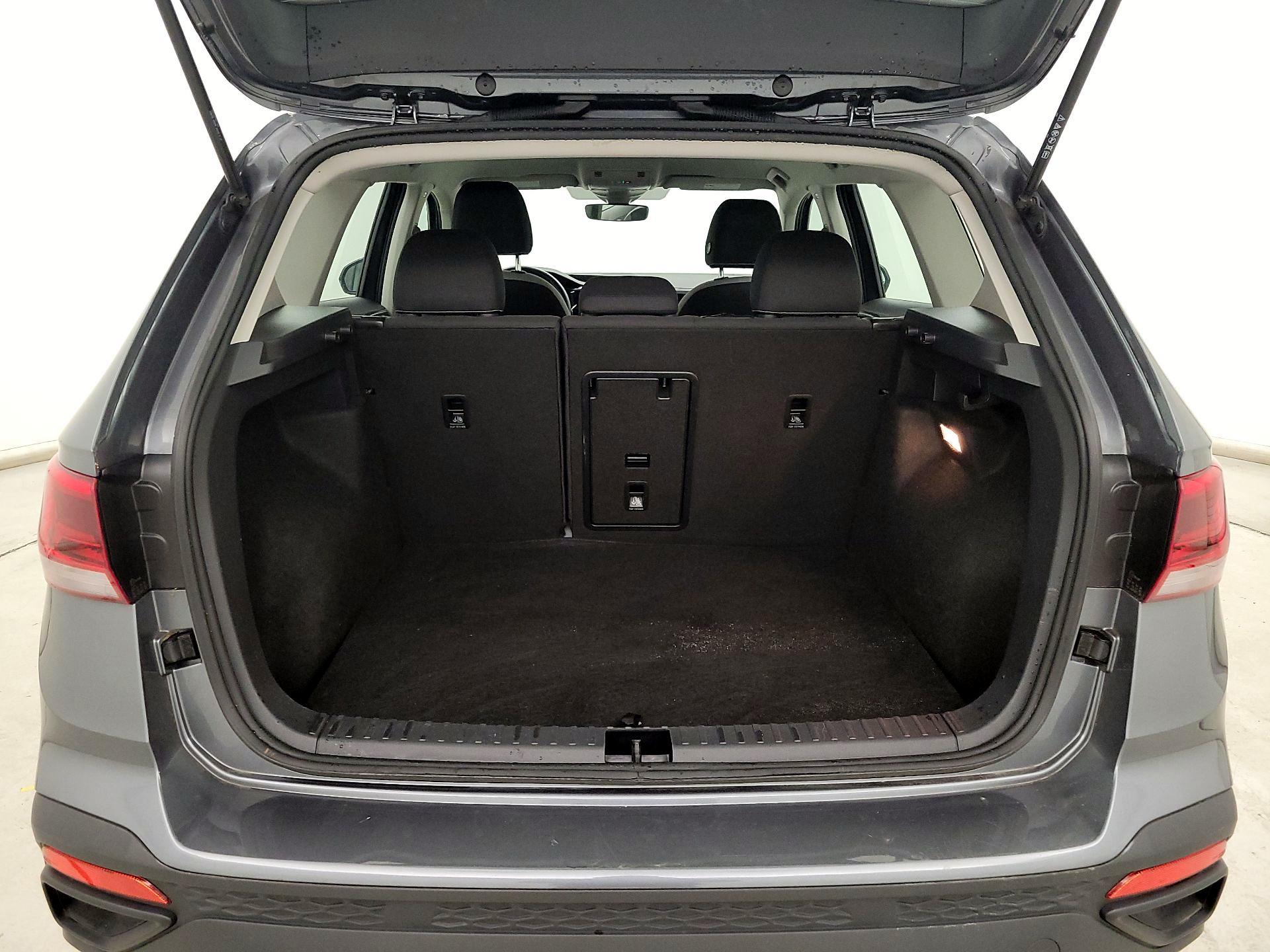 Thumbnail: 2023 Volkswagen Taos - 20