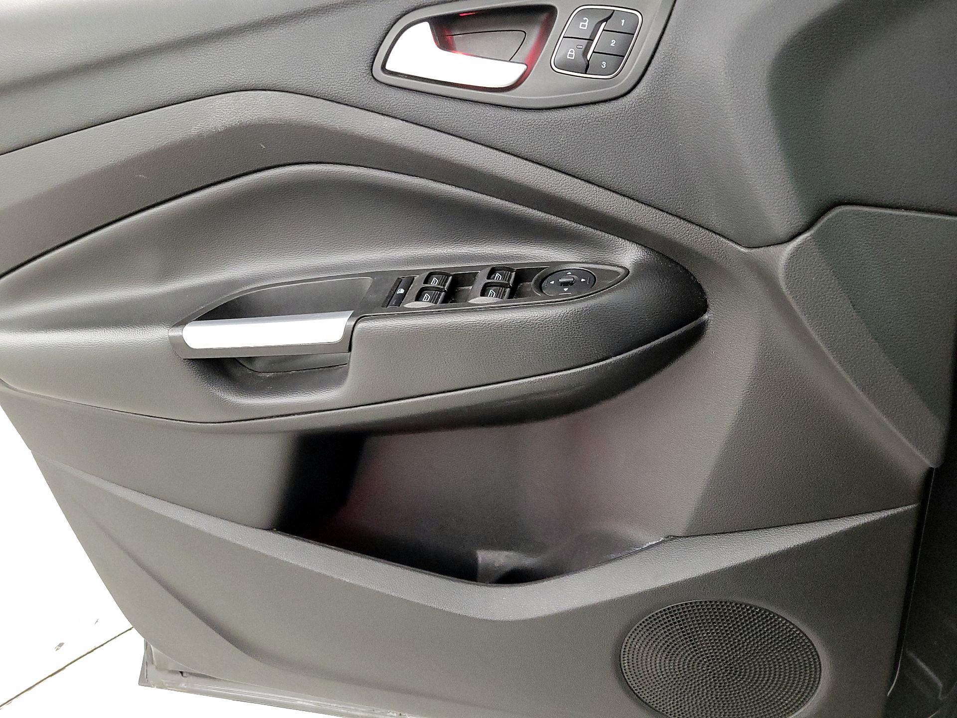 Thumbnail: 2017 Ford Escape - 12