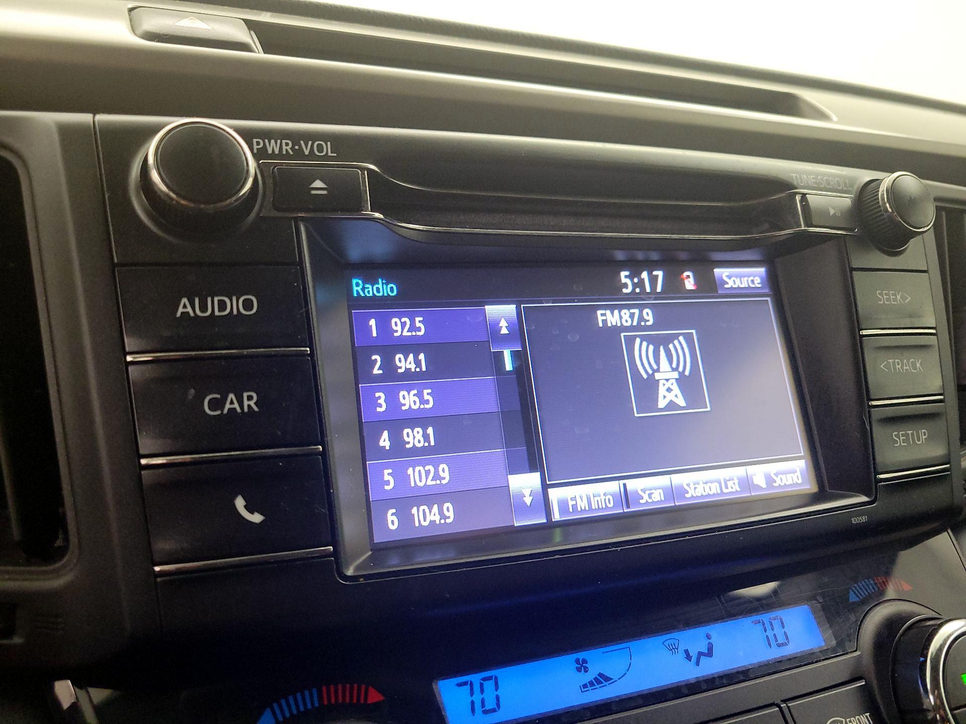 Thumbnail: 2018 Toyota RAV4 - 15