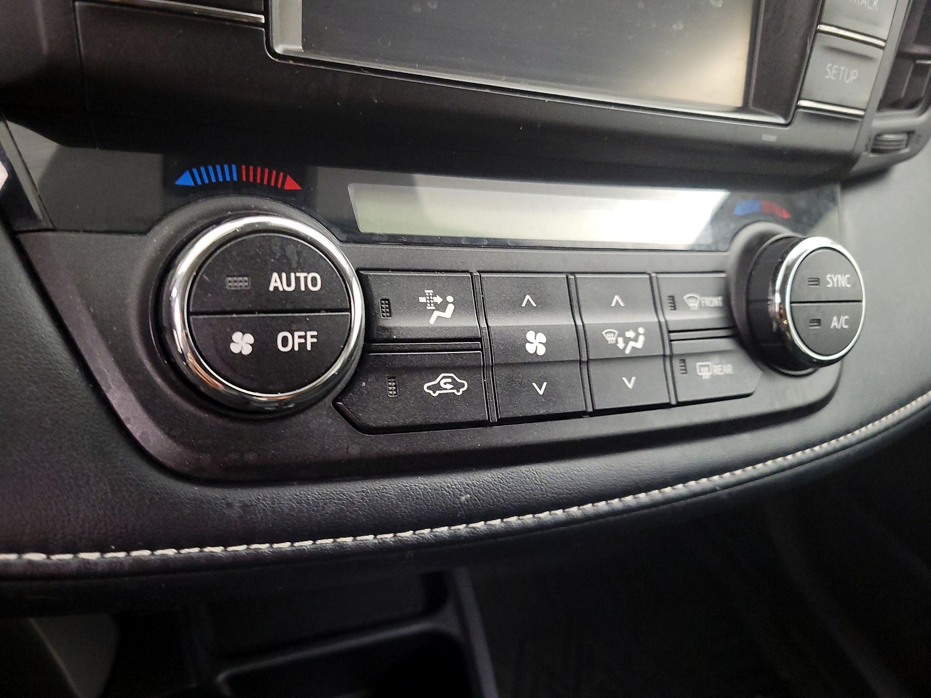 Thumbnail: 2018 Toyota RAV4 - 16