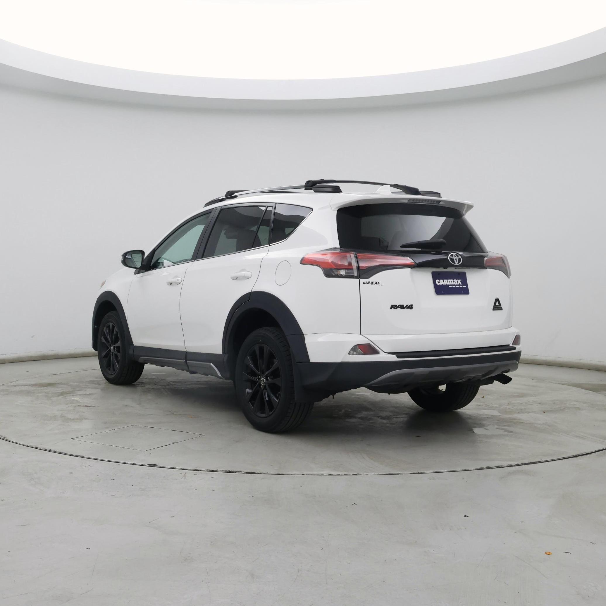 Thumbnail: 2018 Toyota RAV4 - 2