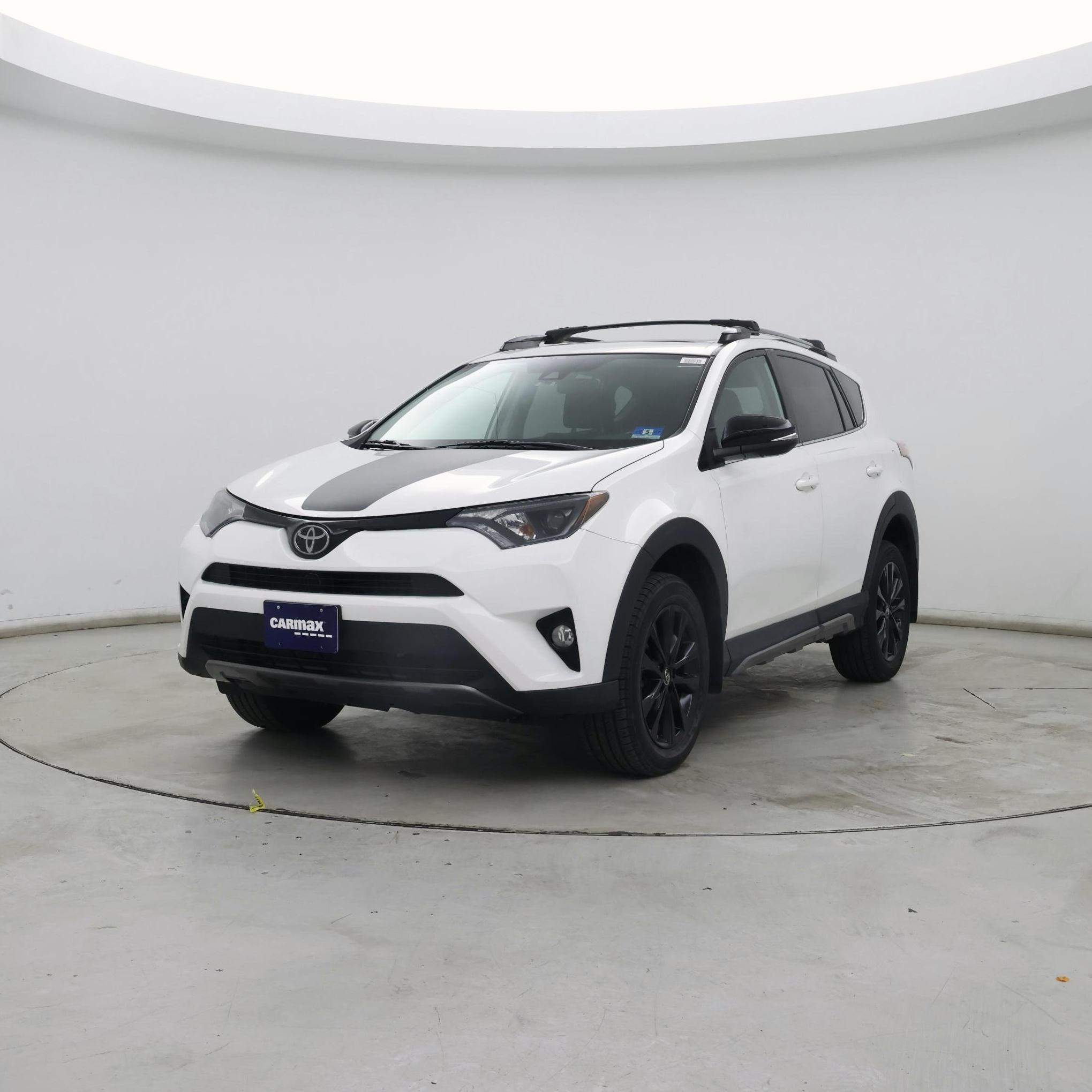 Thumbnail: 2018 Toyota RAV4 - 4