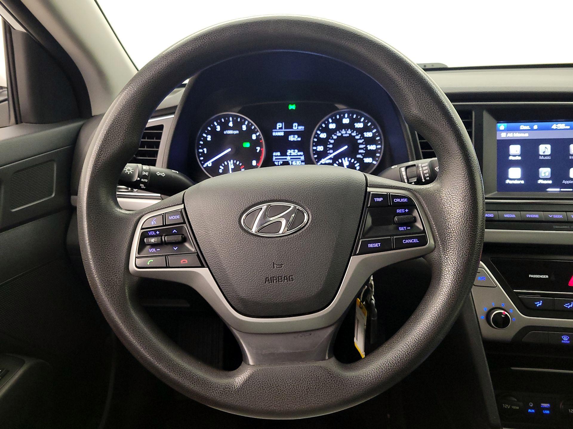 Thumbnail: 2018 Hyundai Elantra - 10