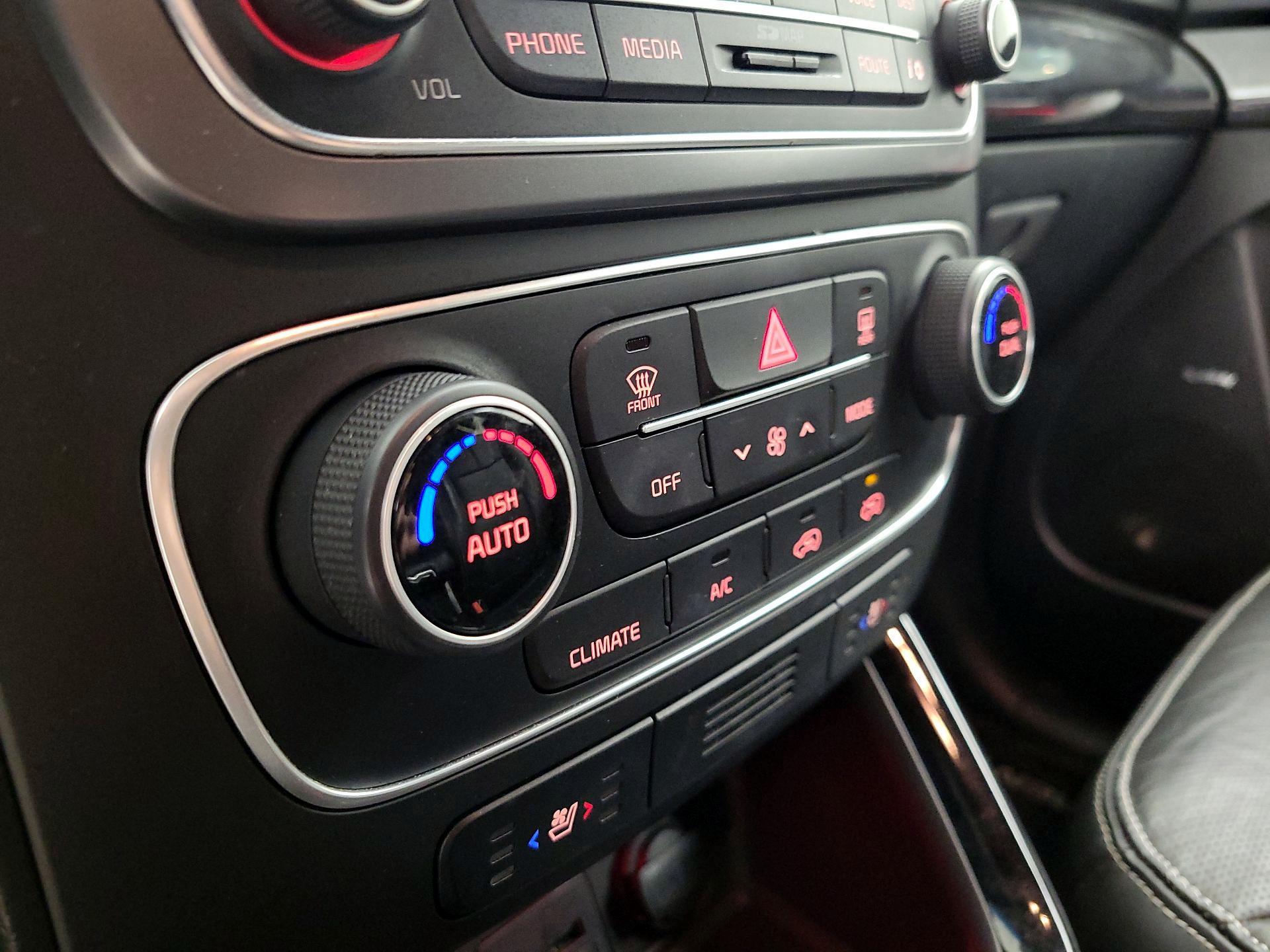 Thumbnail: 2014 Kia Sorento - 17