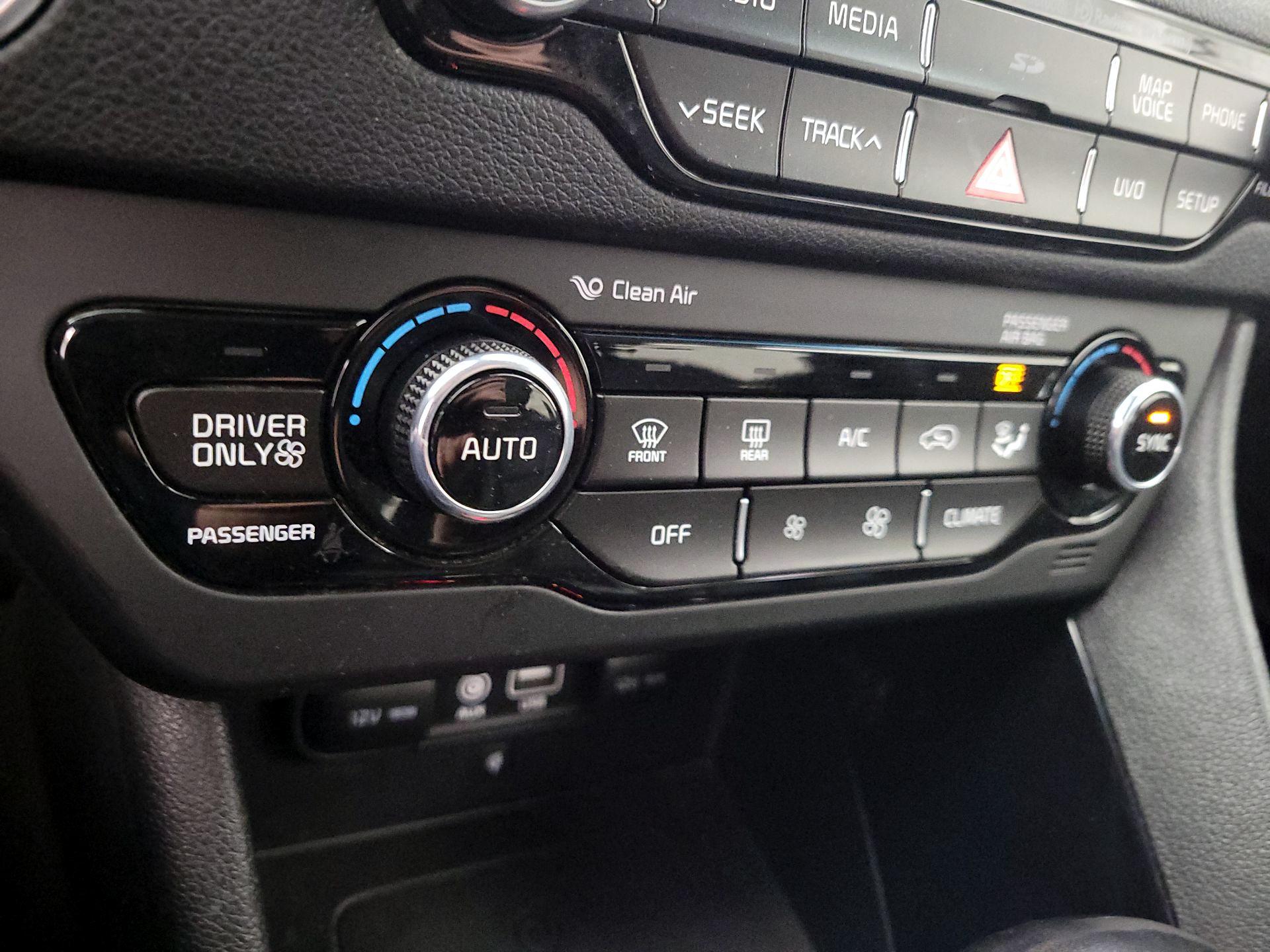 Thumbnail: 2018 Kia Niro - 16