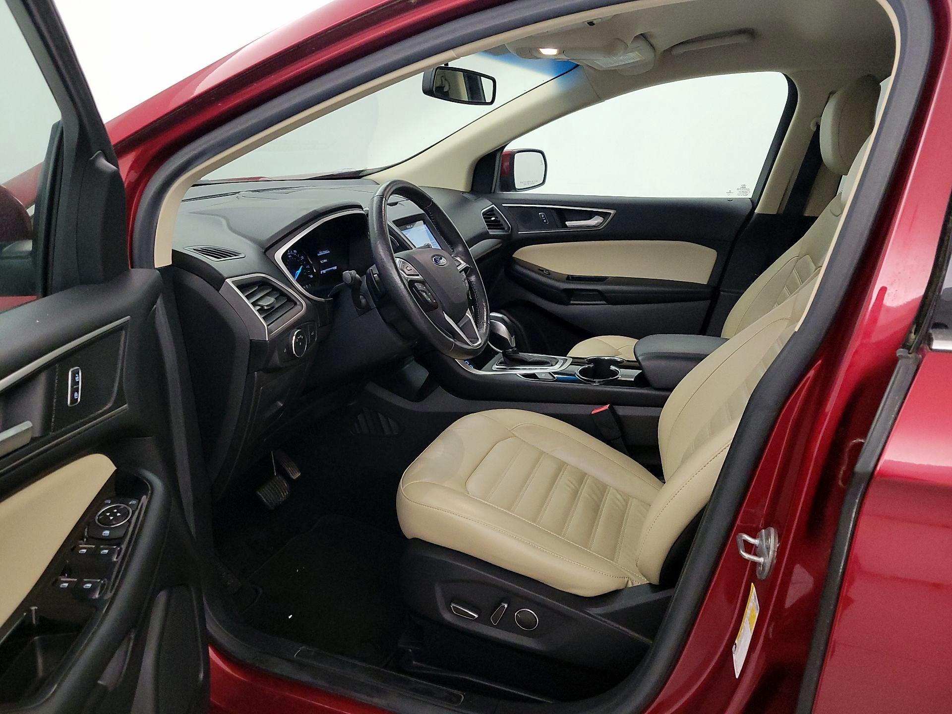 Thumbnail: 2016 Ford Edge - 11