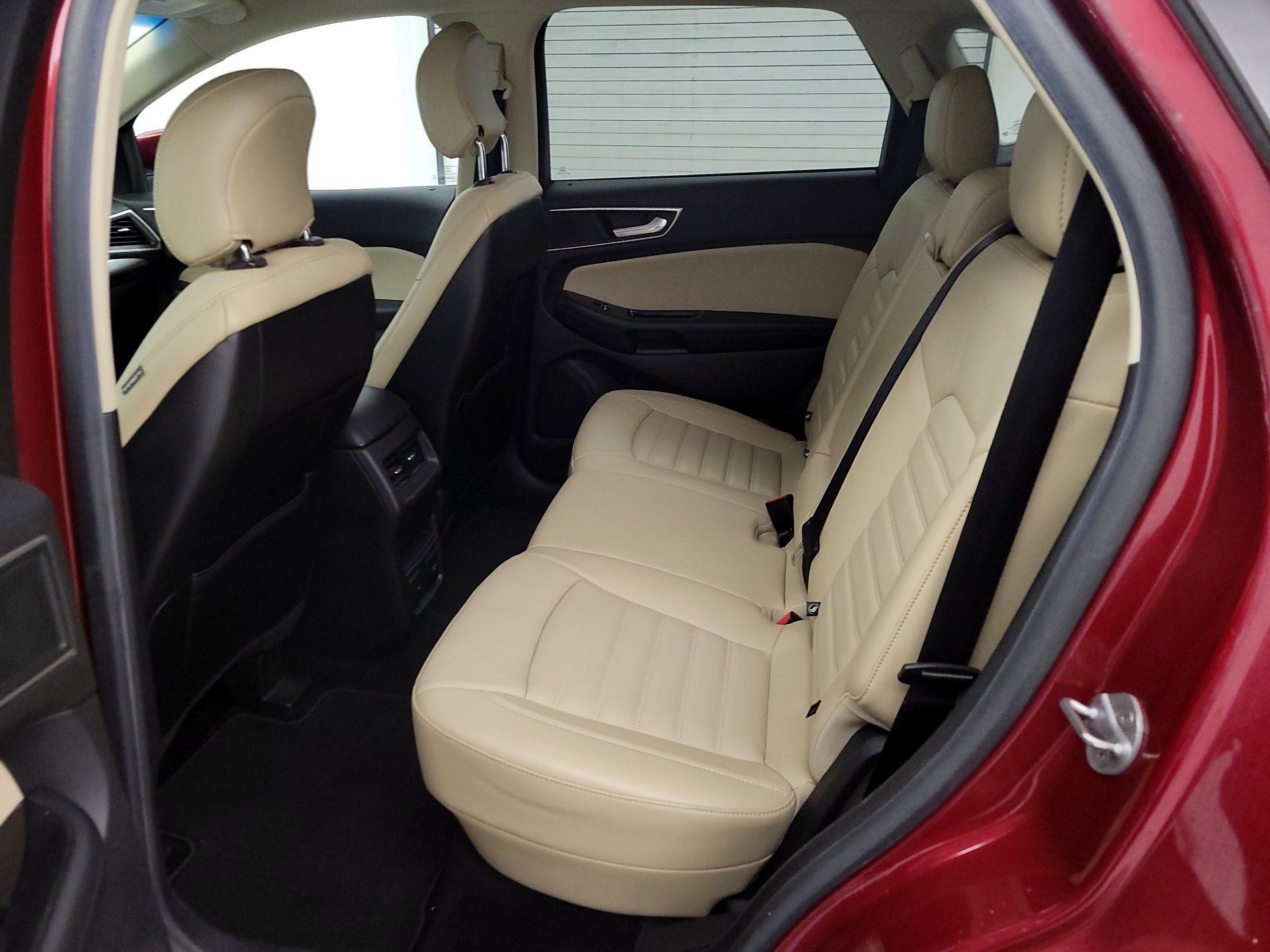 Thumbnail: 2016 Ford Edge - 19