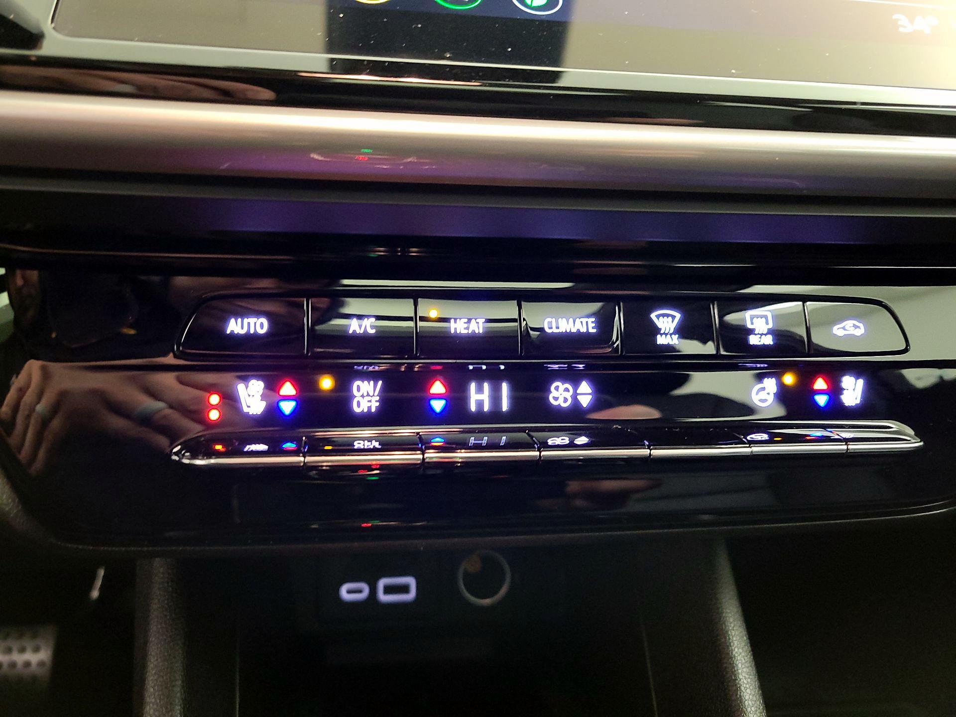 Thumbnail: 2022 Chevrolet Bolt EUV - 17