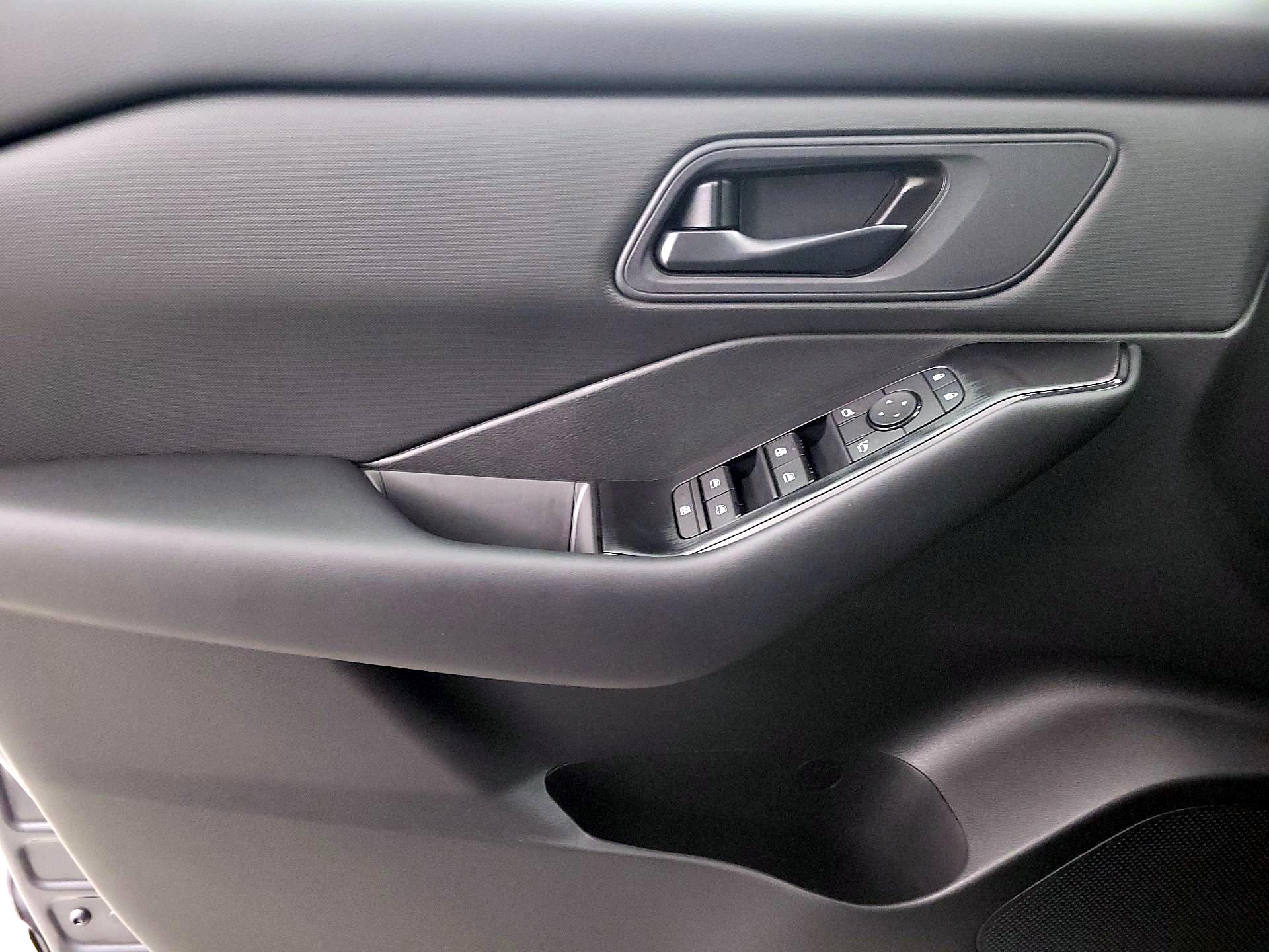 Thumbnail: 2026 Nissan Rogue - 12