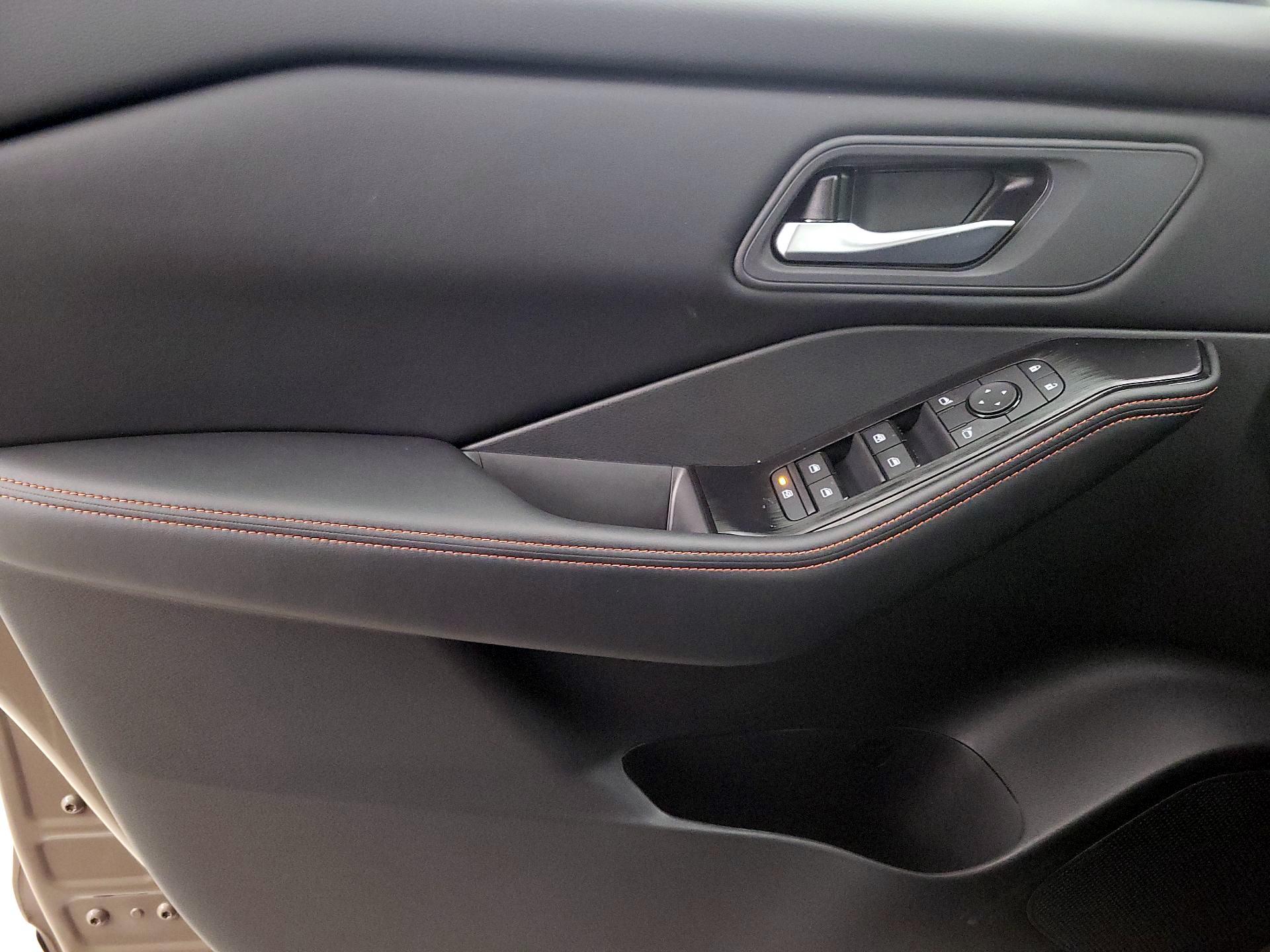 Thumbnail: 2026 Nissan Rogue - 12