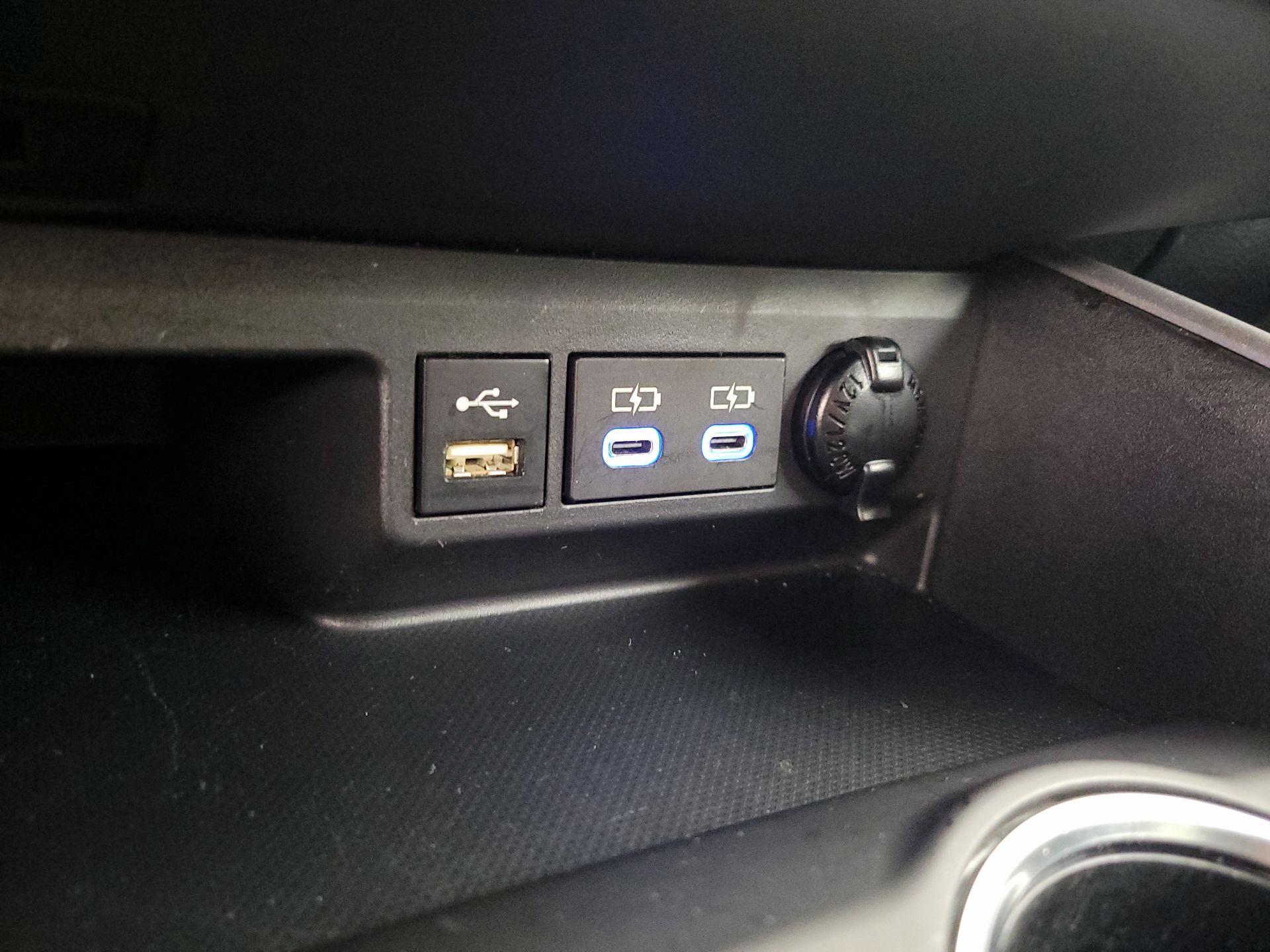 Thumbnail: 2022 Toyota Highlander - 18