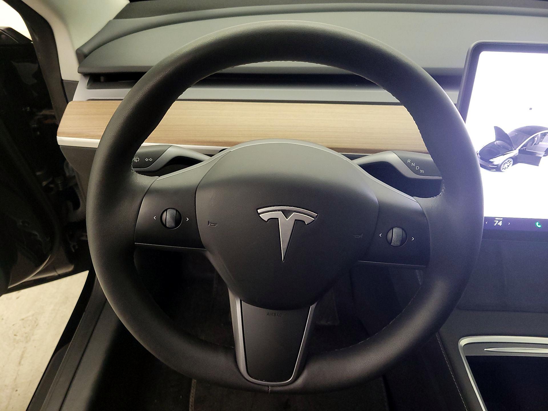 Thumbnail: 2023 Tesla Model 3 - 10