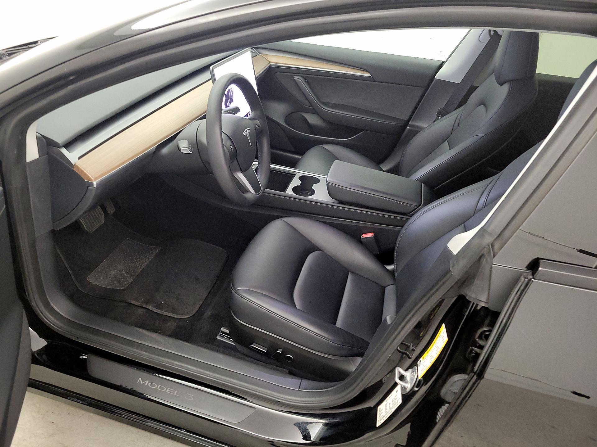 Thumbnail: 2023 Tesla Model 3 - 11