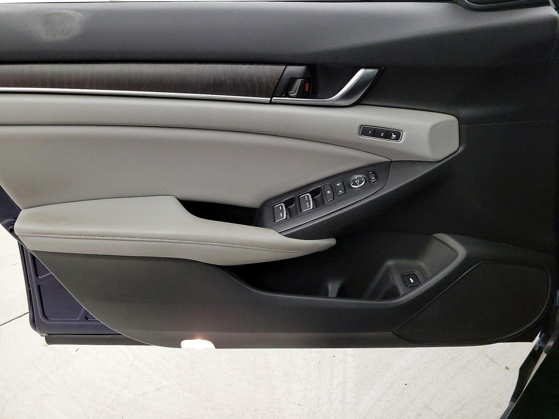 Thumbnail: 2018 Honda Accord - 12