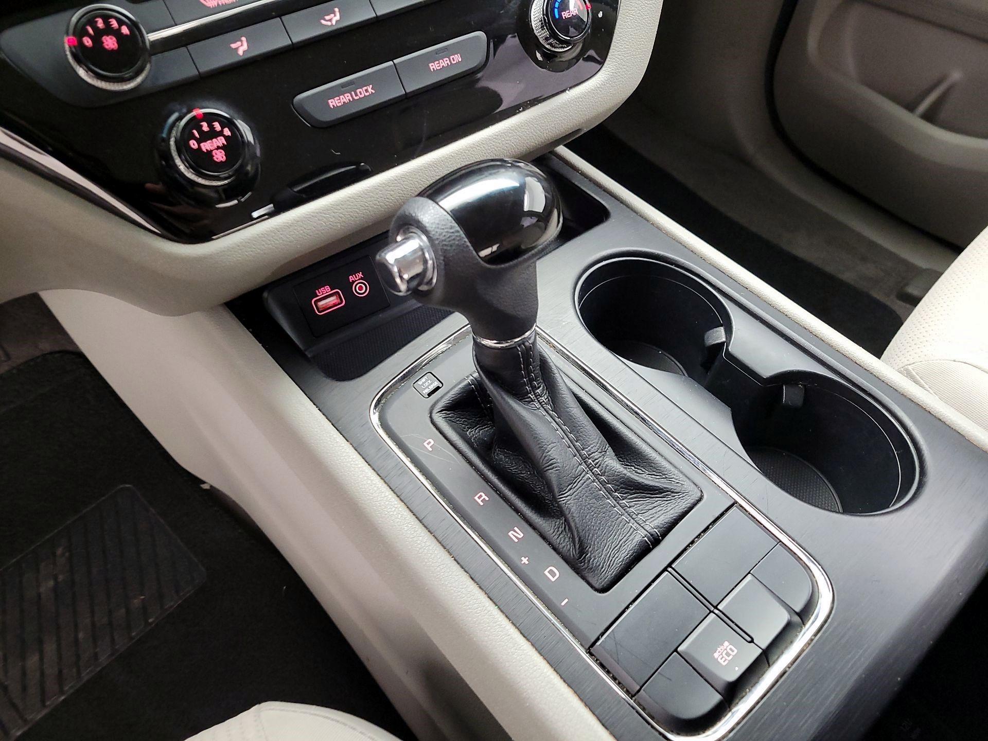 Thumbnail: 2016 Kia Sedona - 17