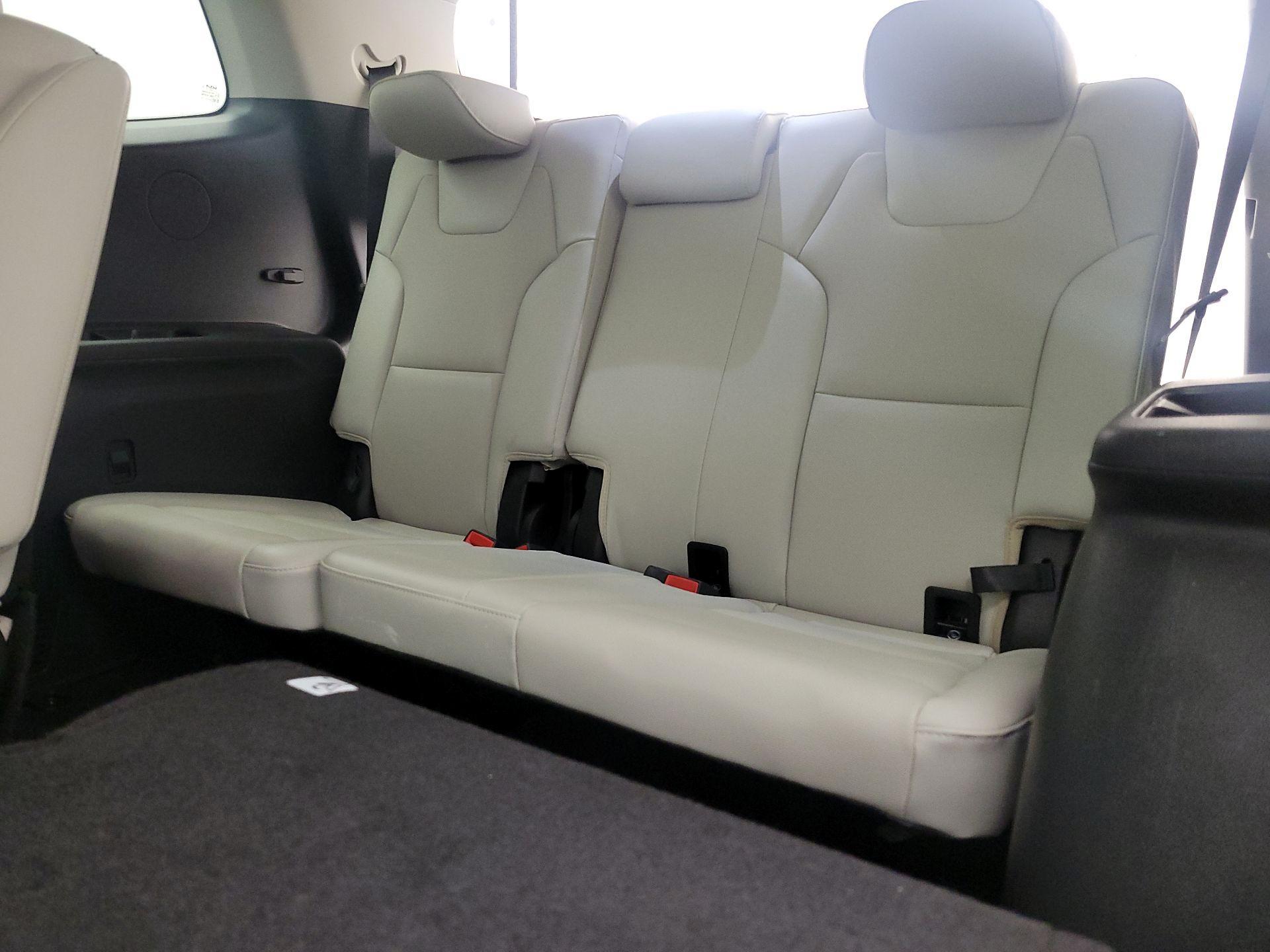 Thumbnail: 2022 Kia Telluride - 19