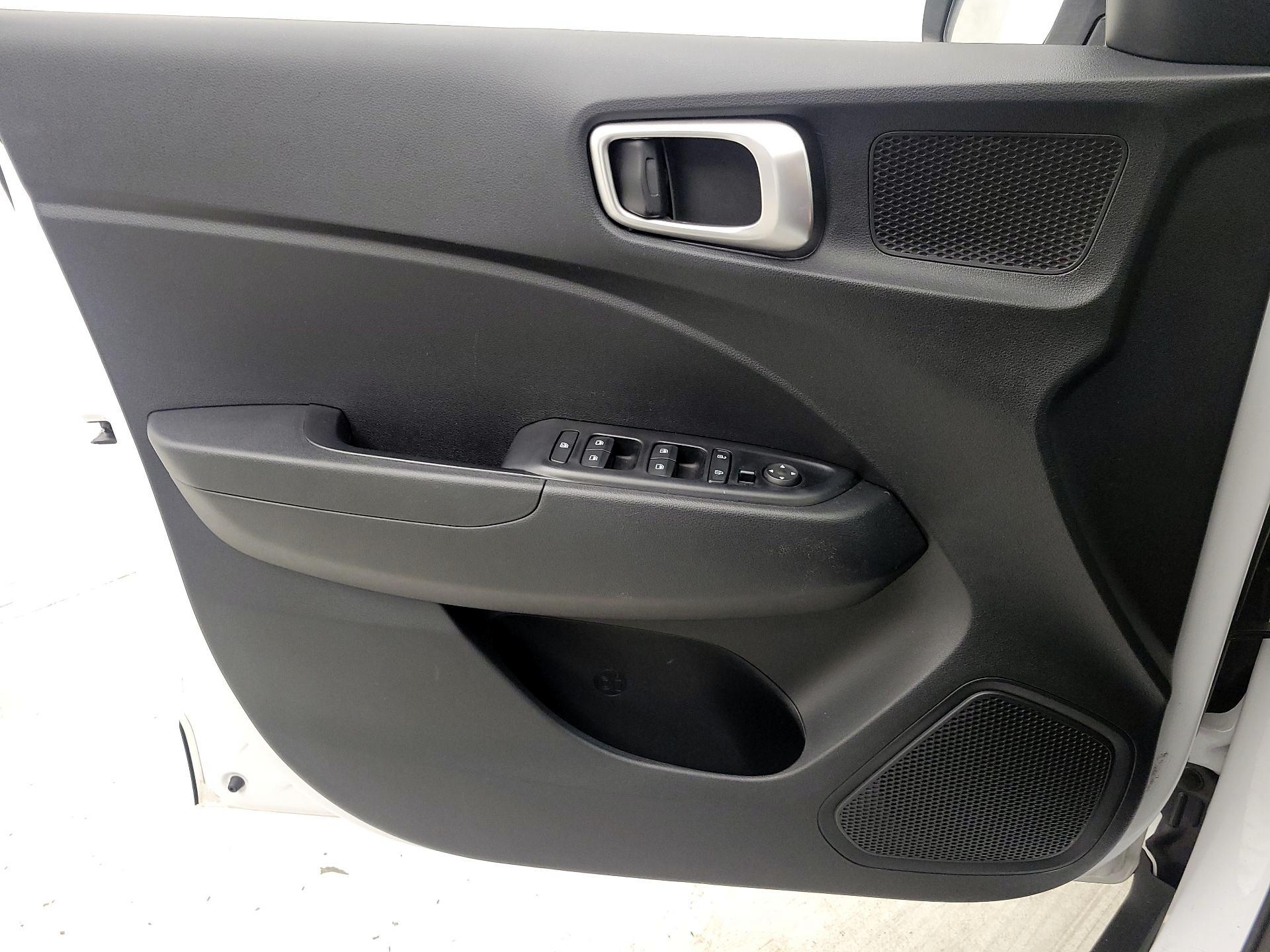 Thumbnail: 2023 Hyundai Venue - 12