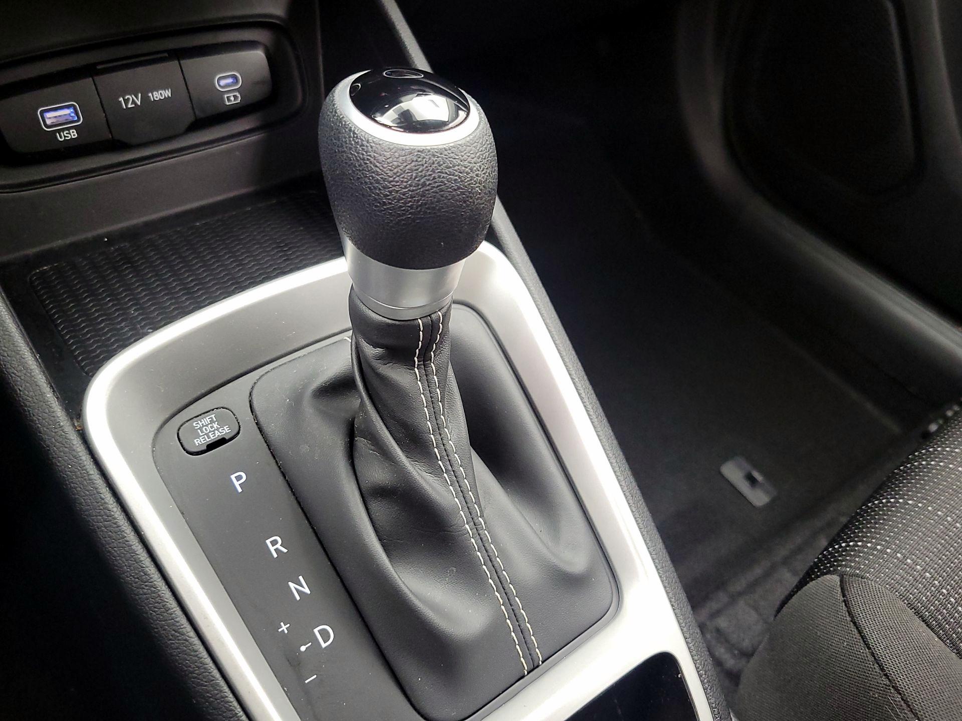 Thumbnail: 2023 Hyundai Venue - 16