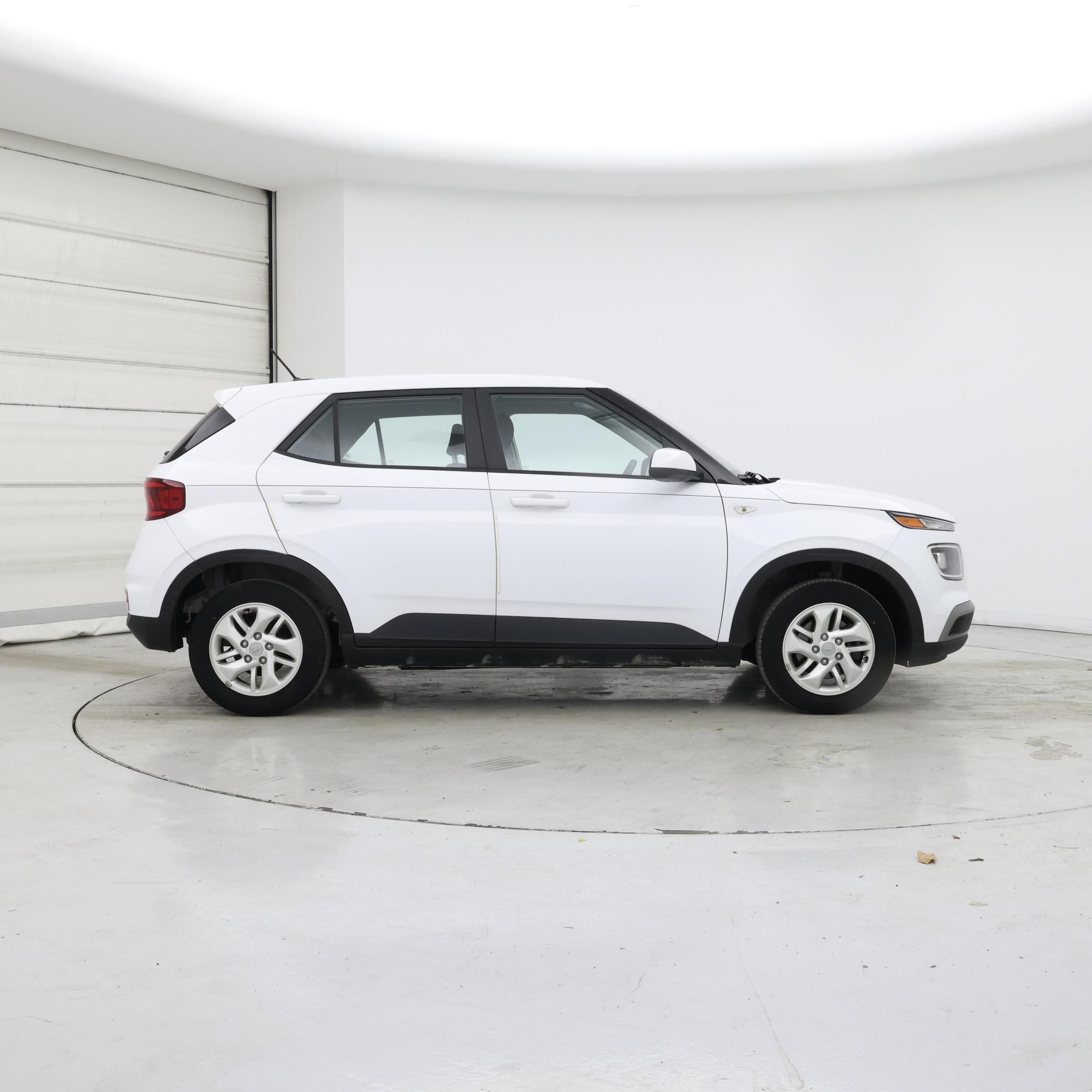 Thumbnail: 2023 Hyundai Venue - 7