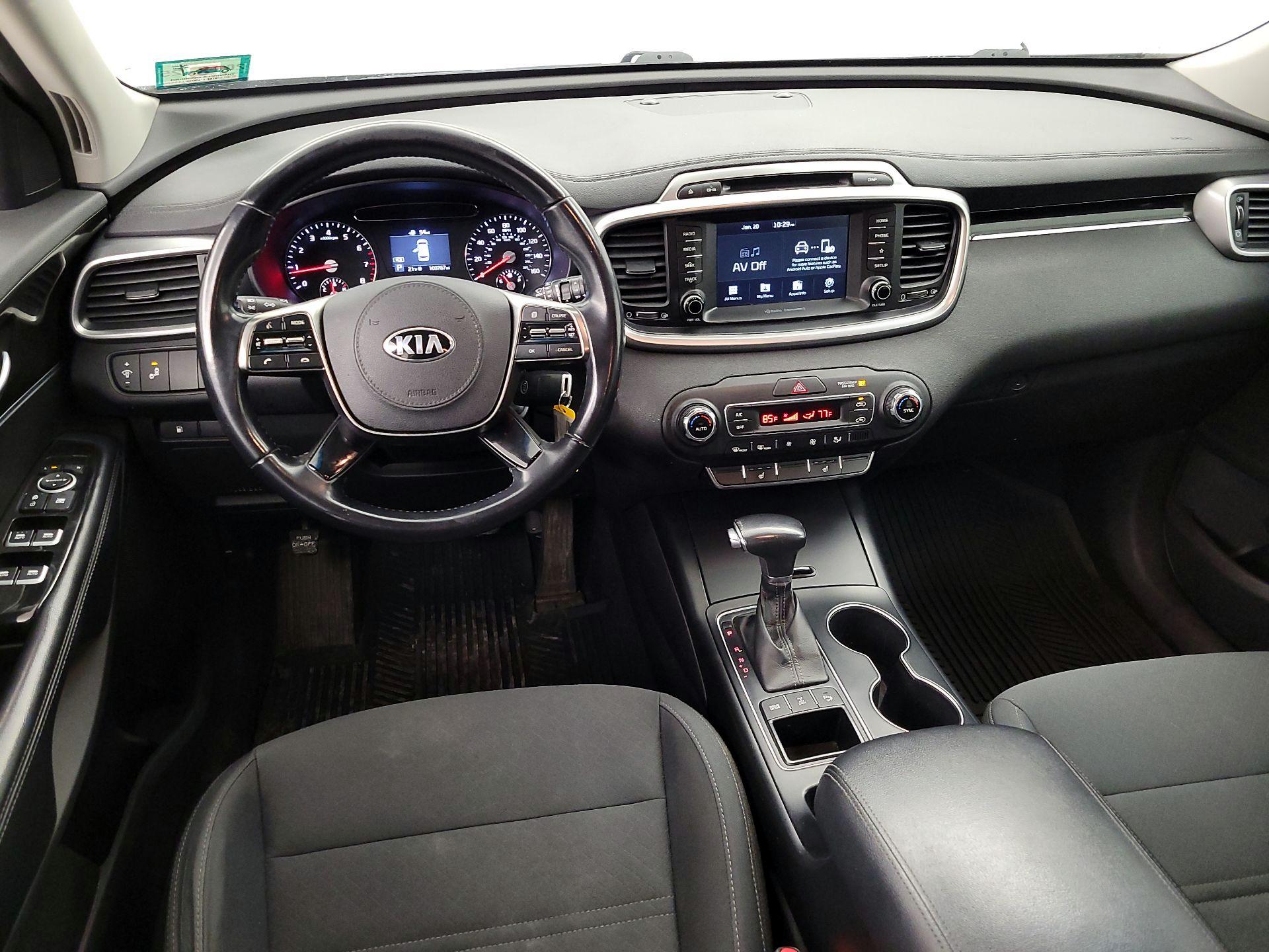 Thumbnail: 2019 Kia Sorento - 9