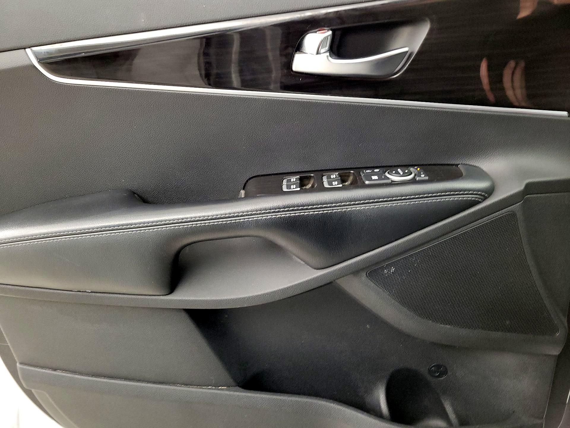 Thumbnail: 2019 Kia Sorento - 12