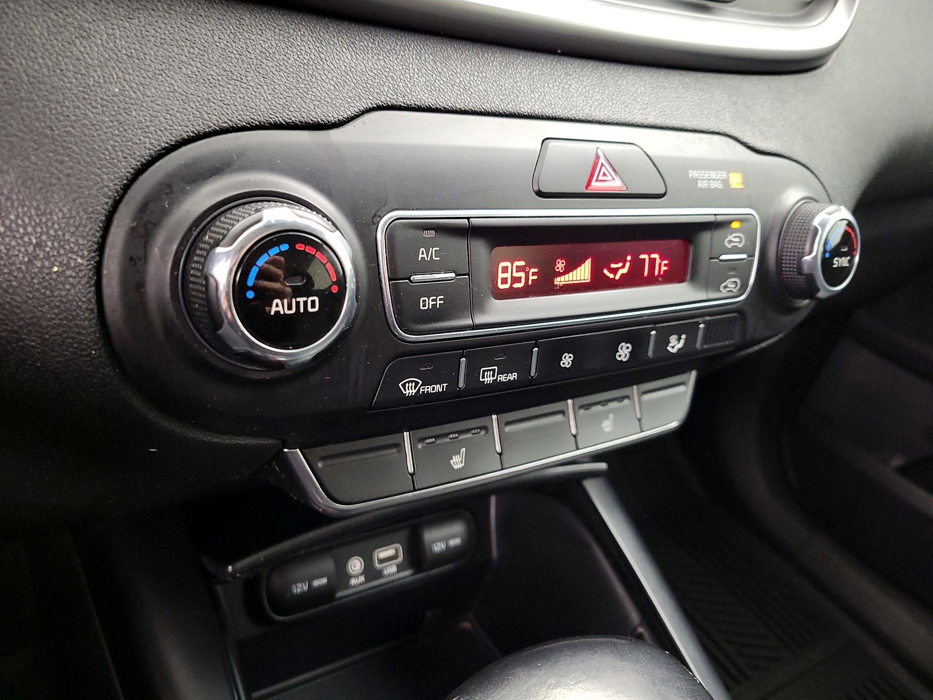 Thumbnail: 2019 Kia Sorento - 16