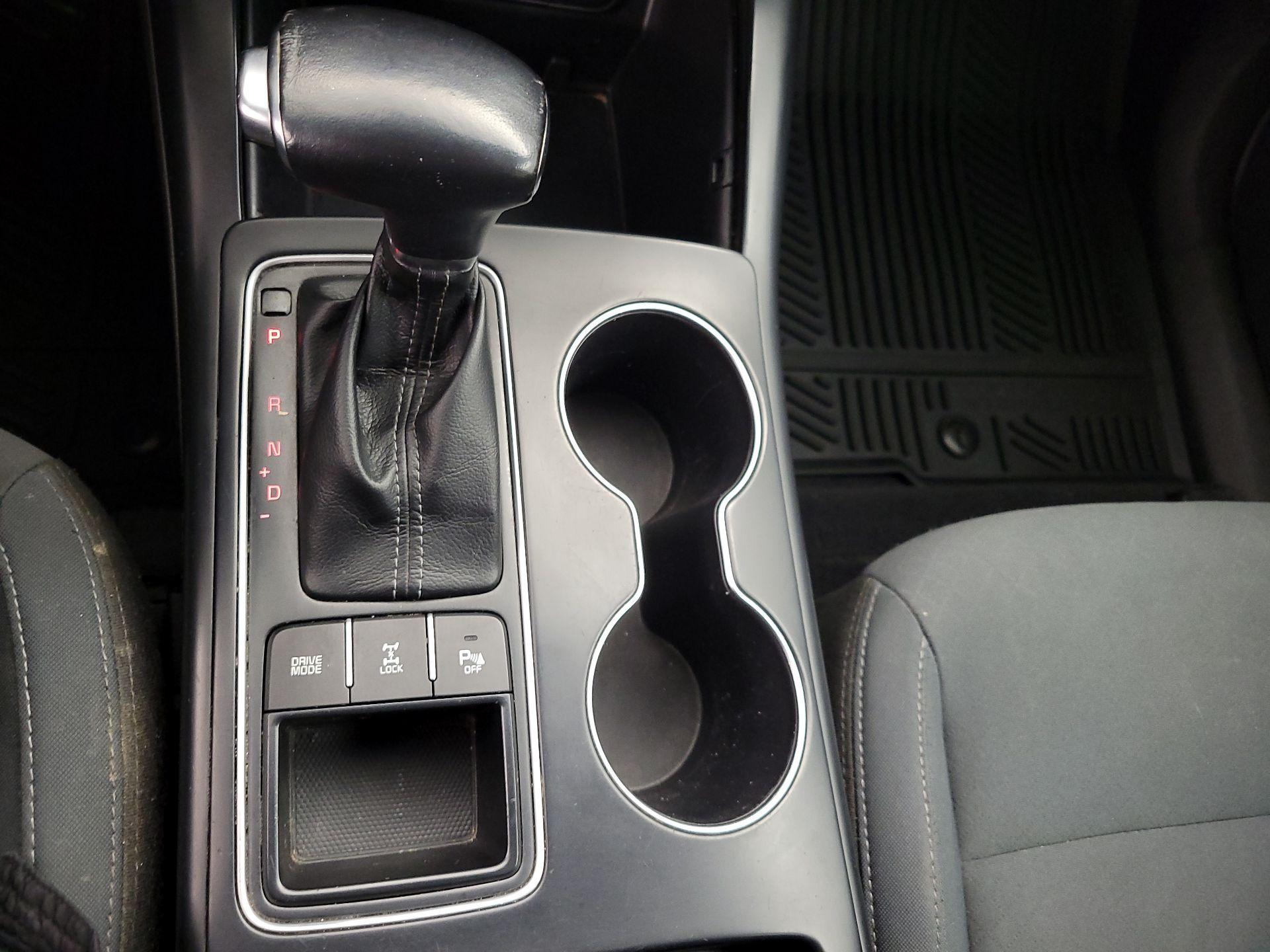 Thumbnail: 2019 Kia Sorento - 17