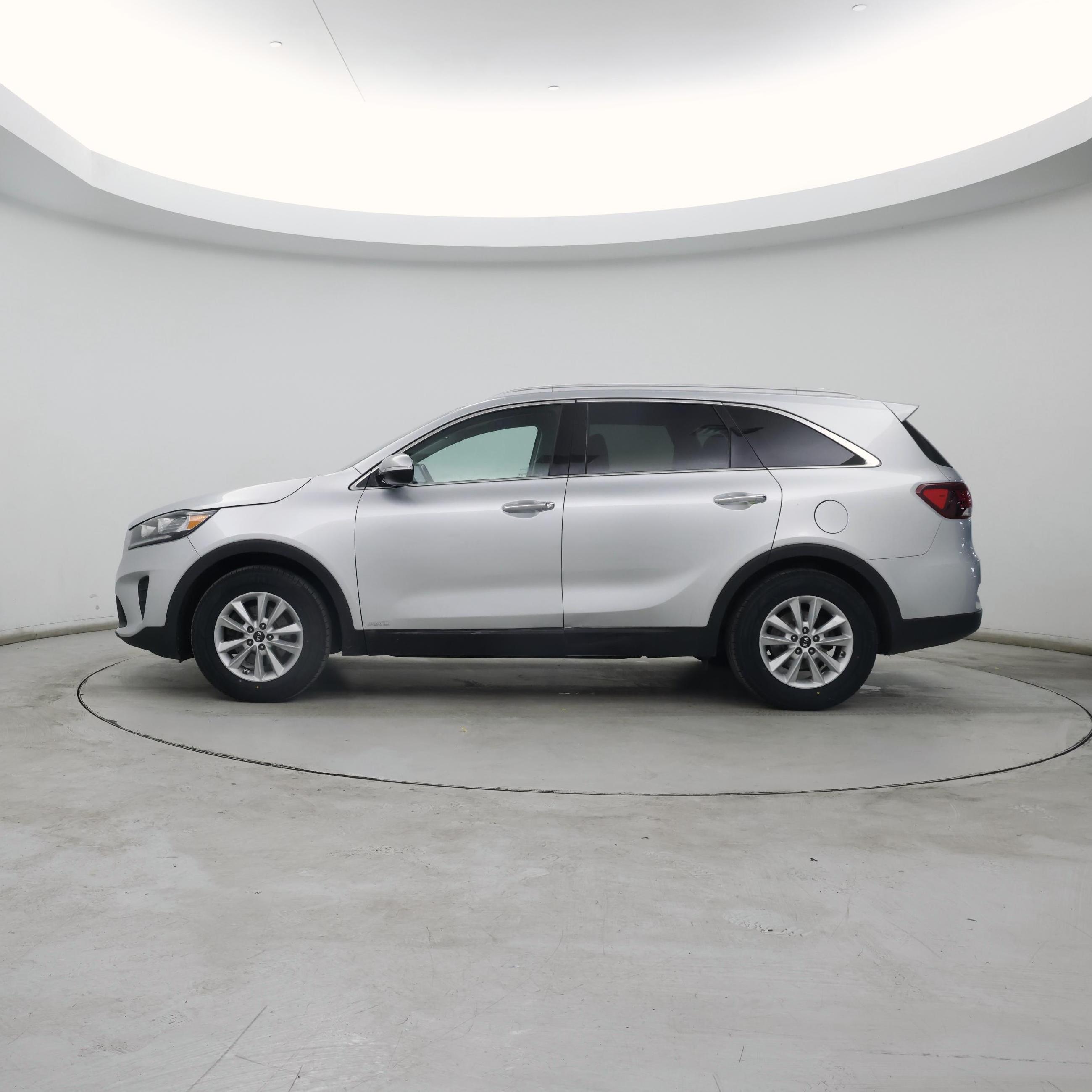 Thumbnail: 2019 Kia Sorento - 3