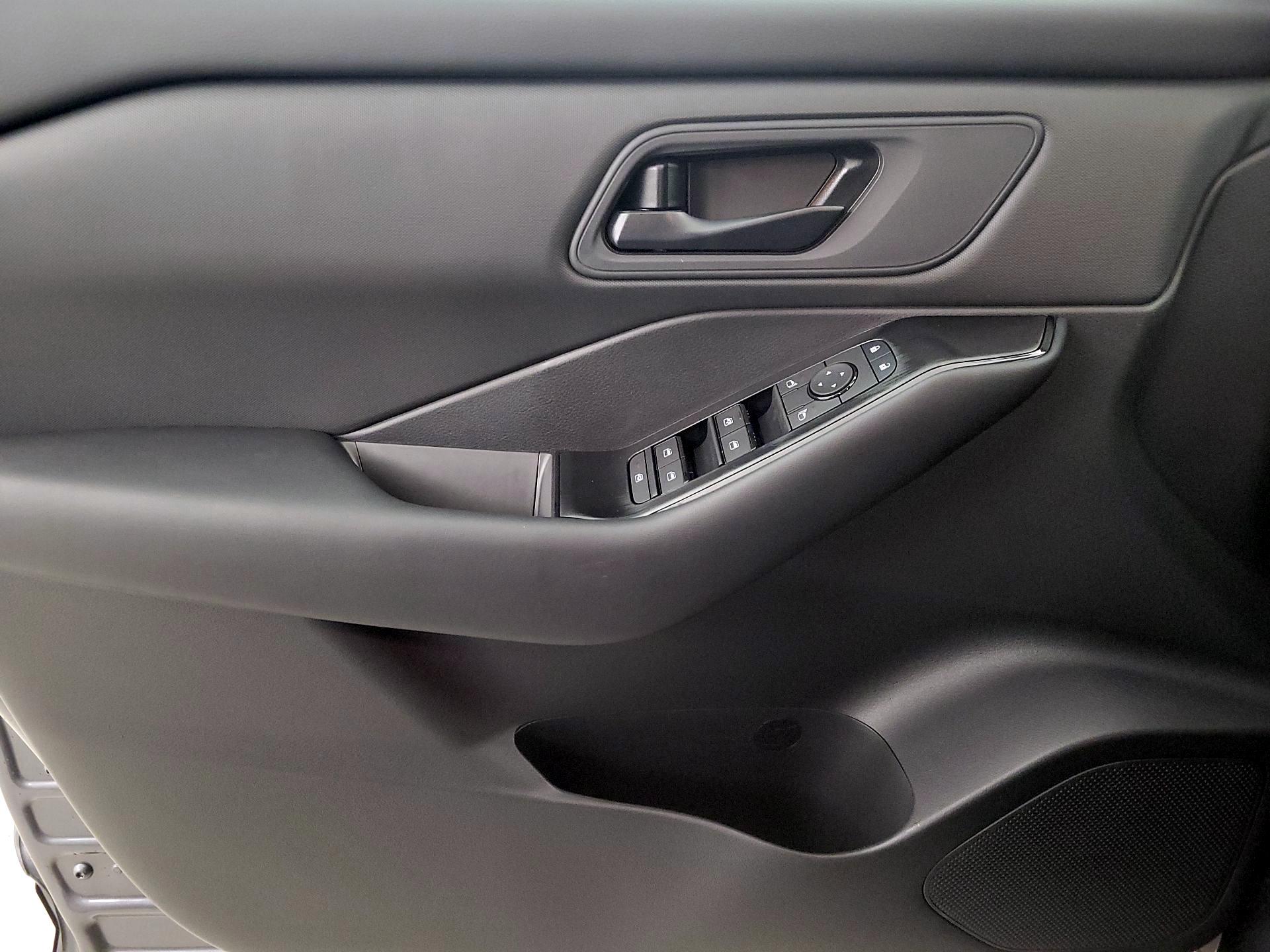 Thumbnail: 2026 Nissan Rogue - 12