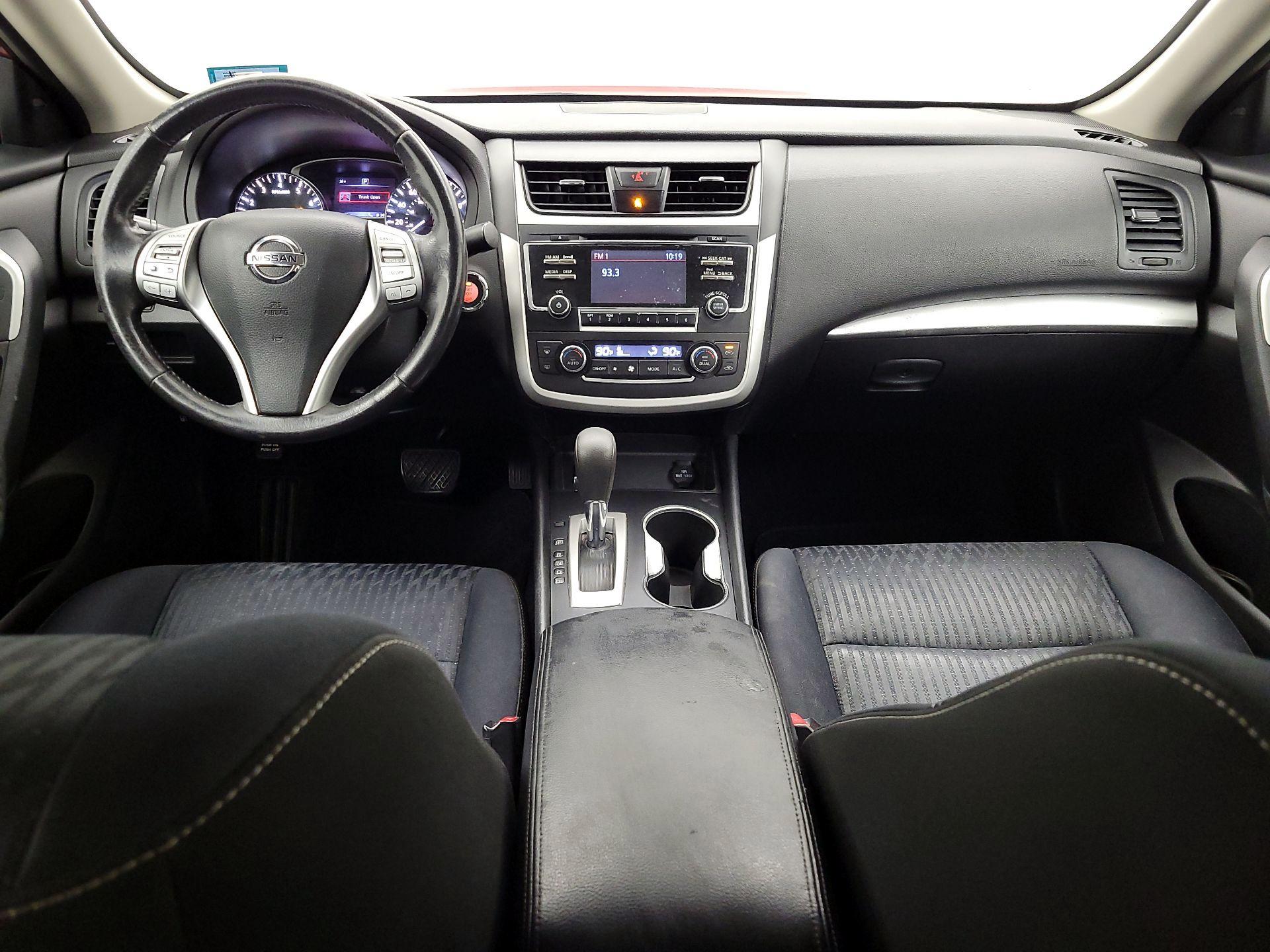 Thumbnail: 2017 Nissan Altima - 9