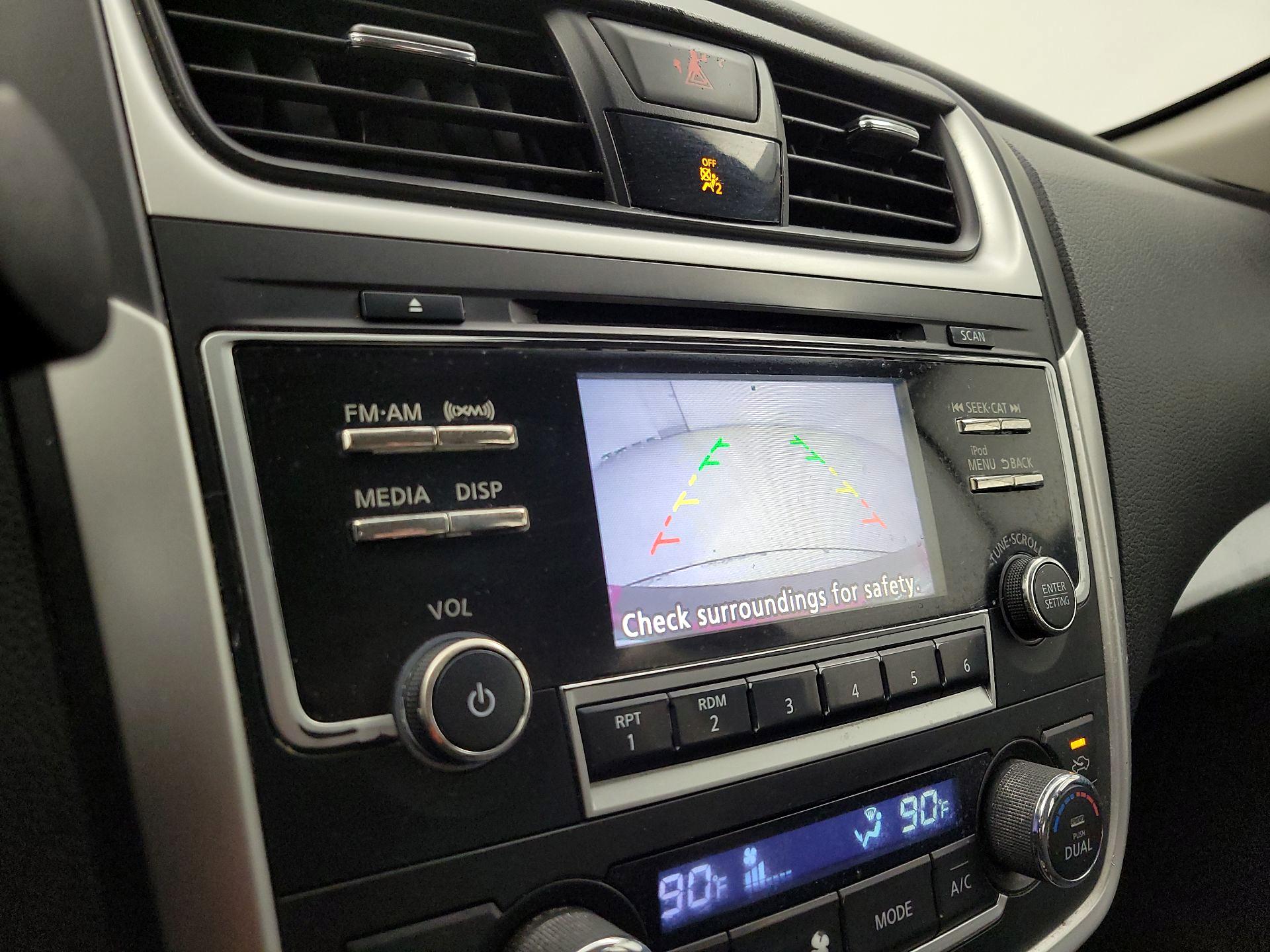 Thumbnail: 2017 Nissan Altima - 14