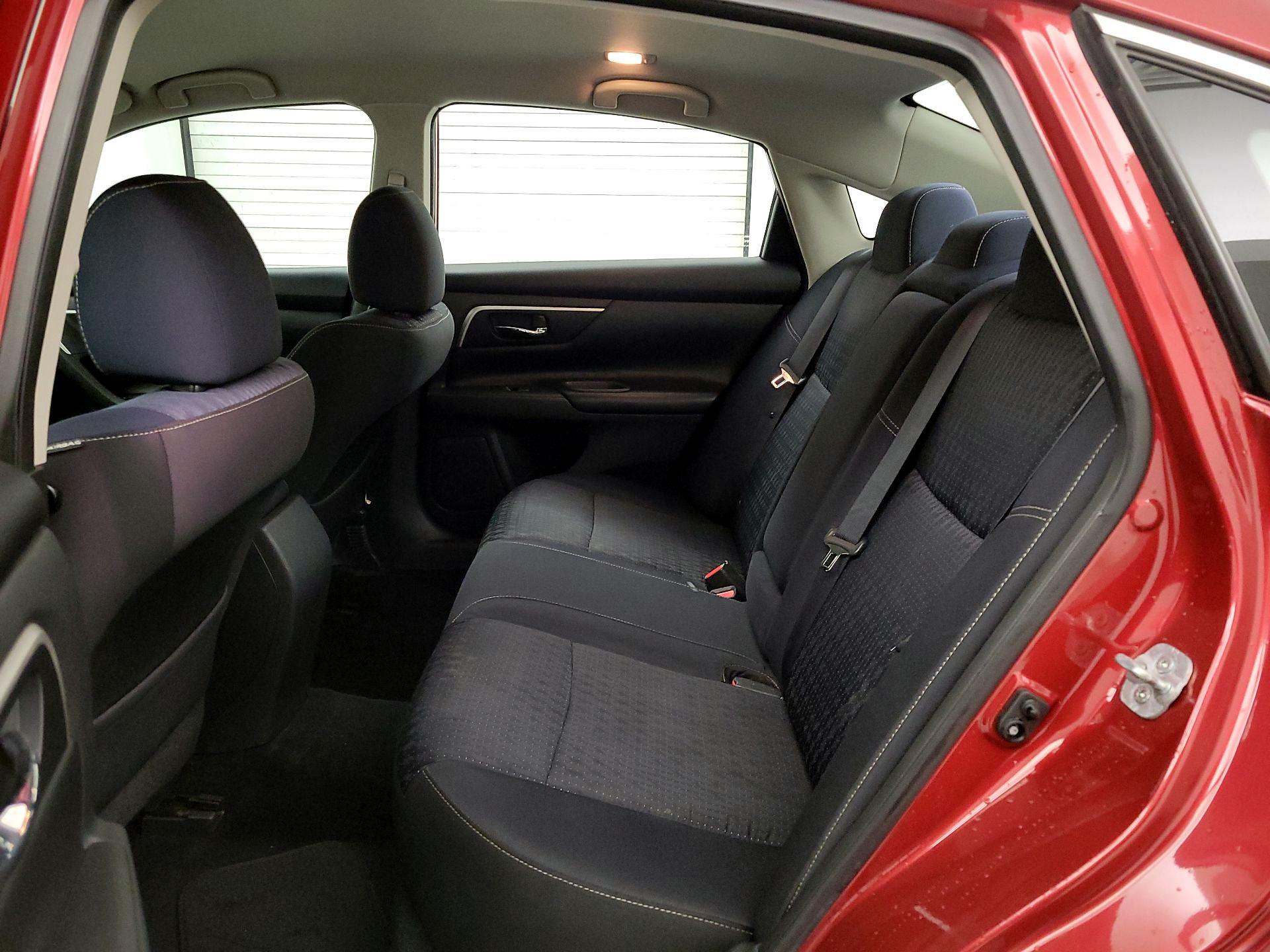 Thumbnail: 2017 Nissan Altima - 19