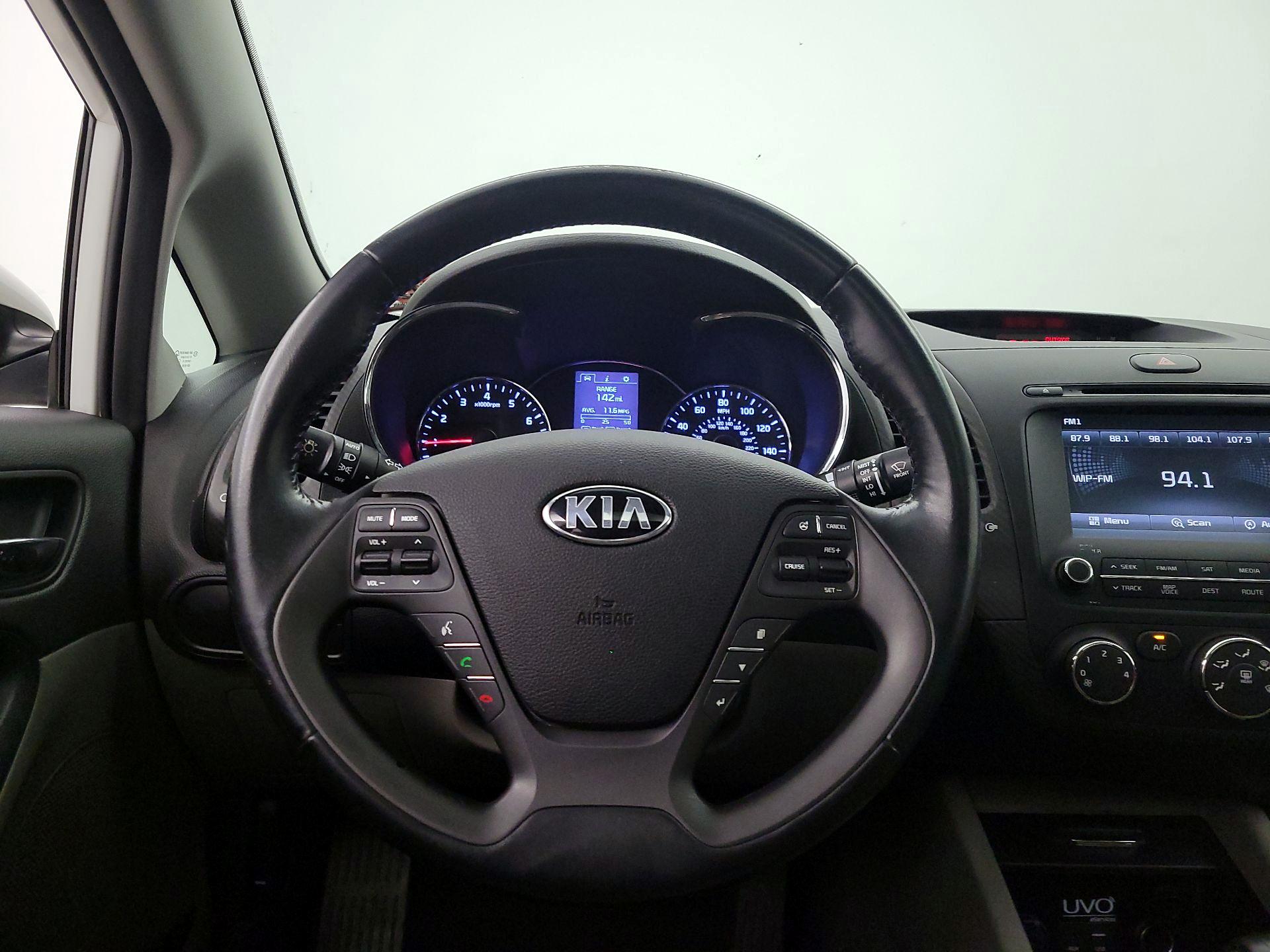 Thumbnail: 2016 Kia Forte - 9