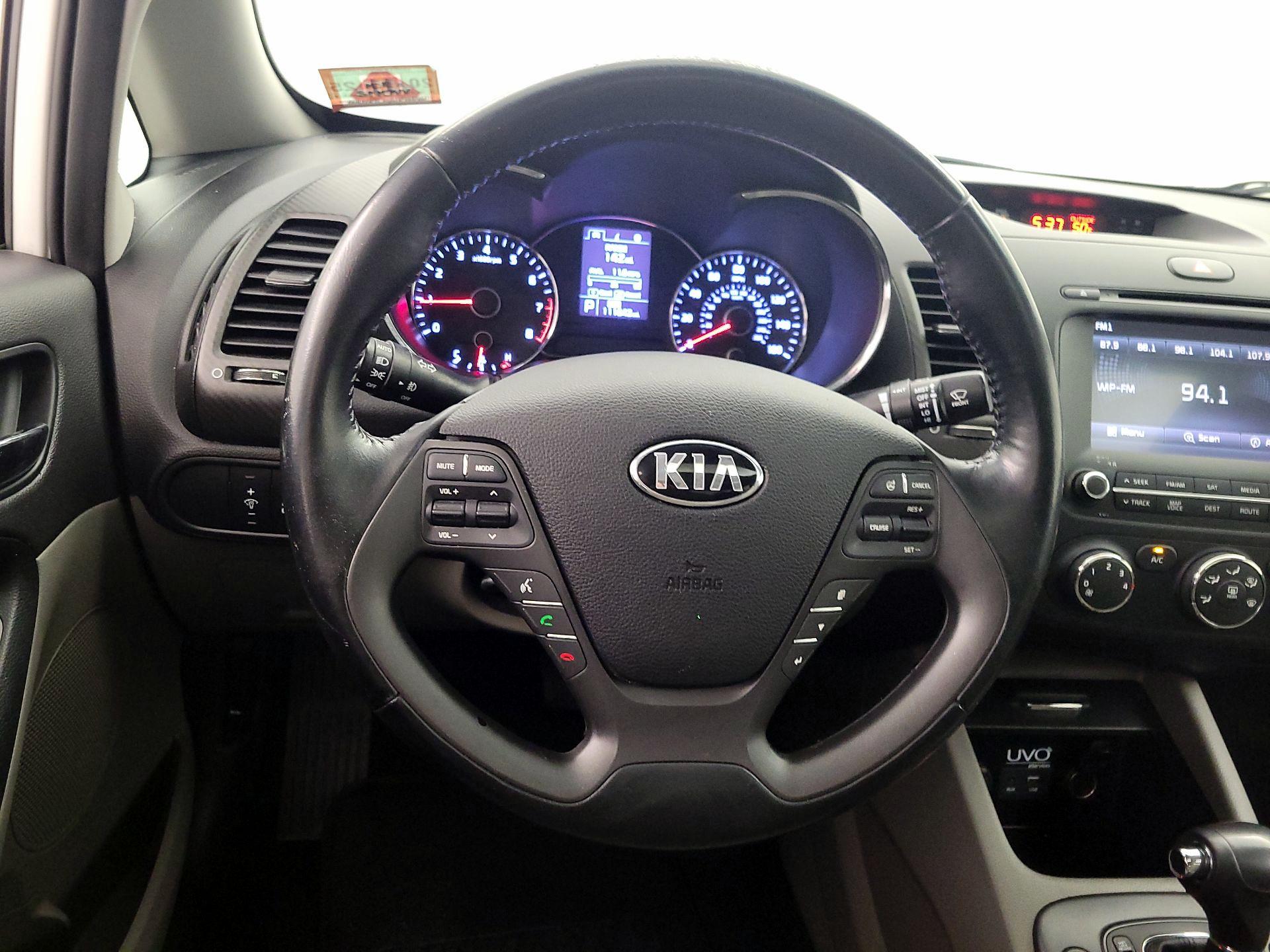 Thumbnail: 2016 Kia Forte - 10