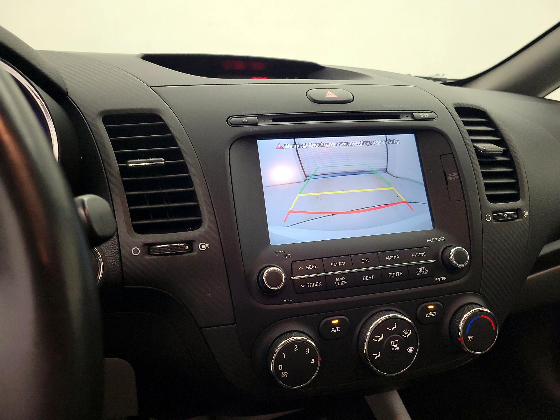 Thumbnail: 2016 Kia Forte - 15