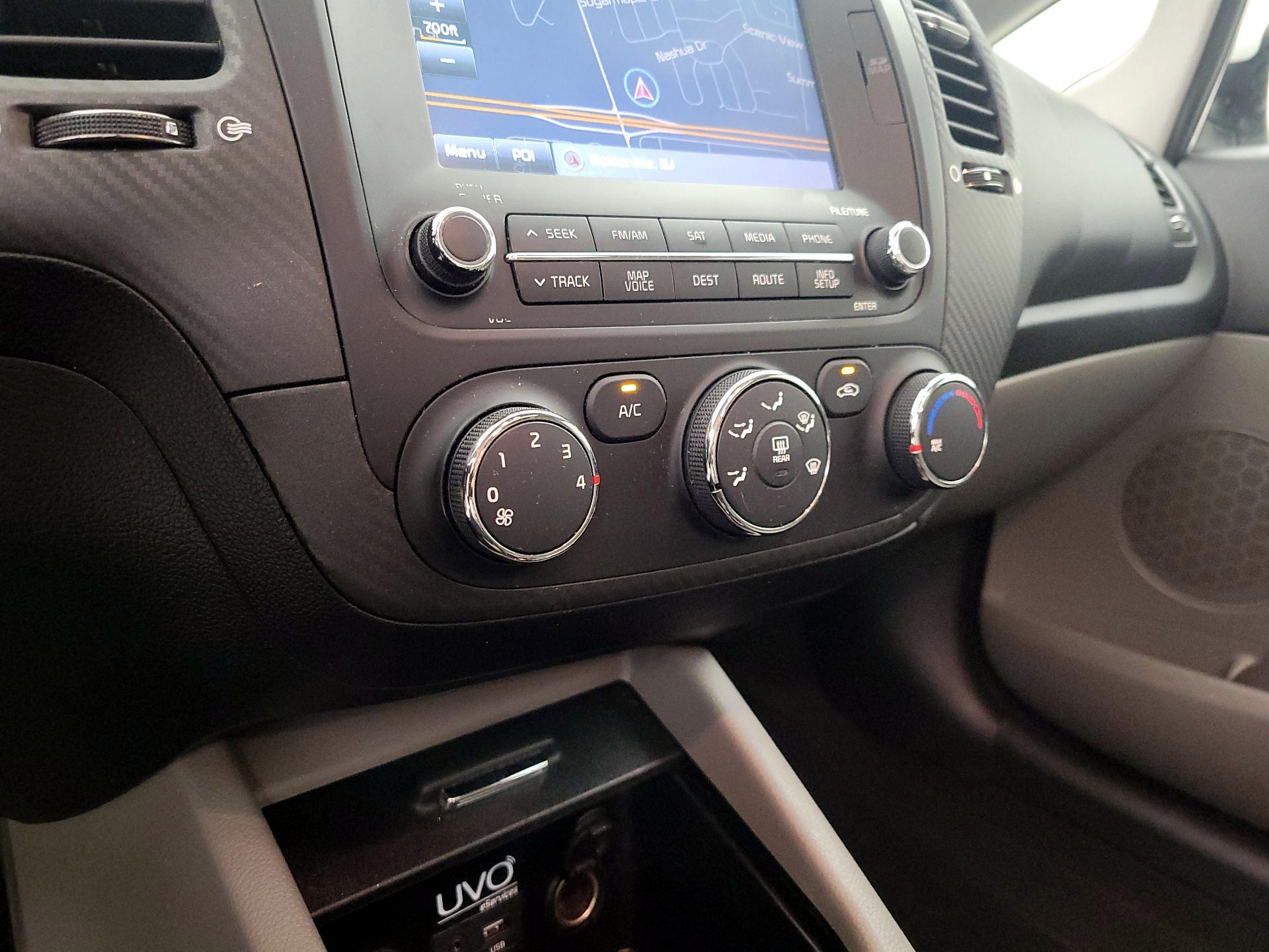 Thumbnail: 2016 Kia Forte - 17