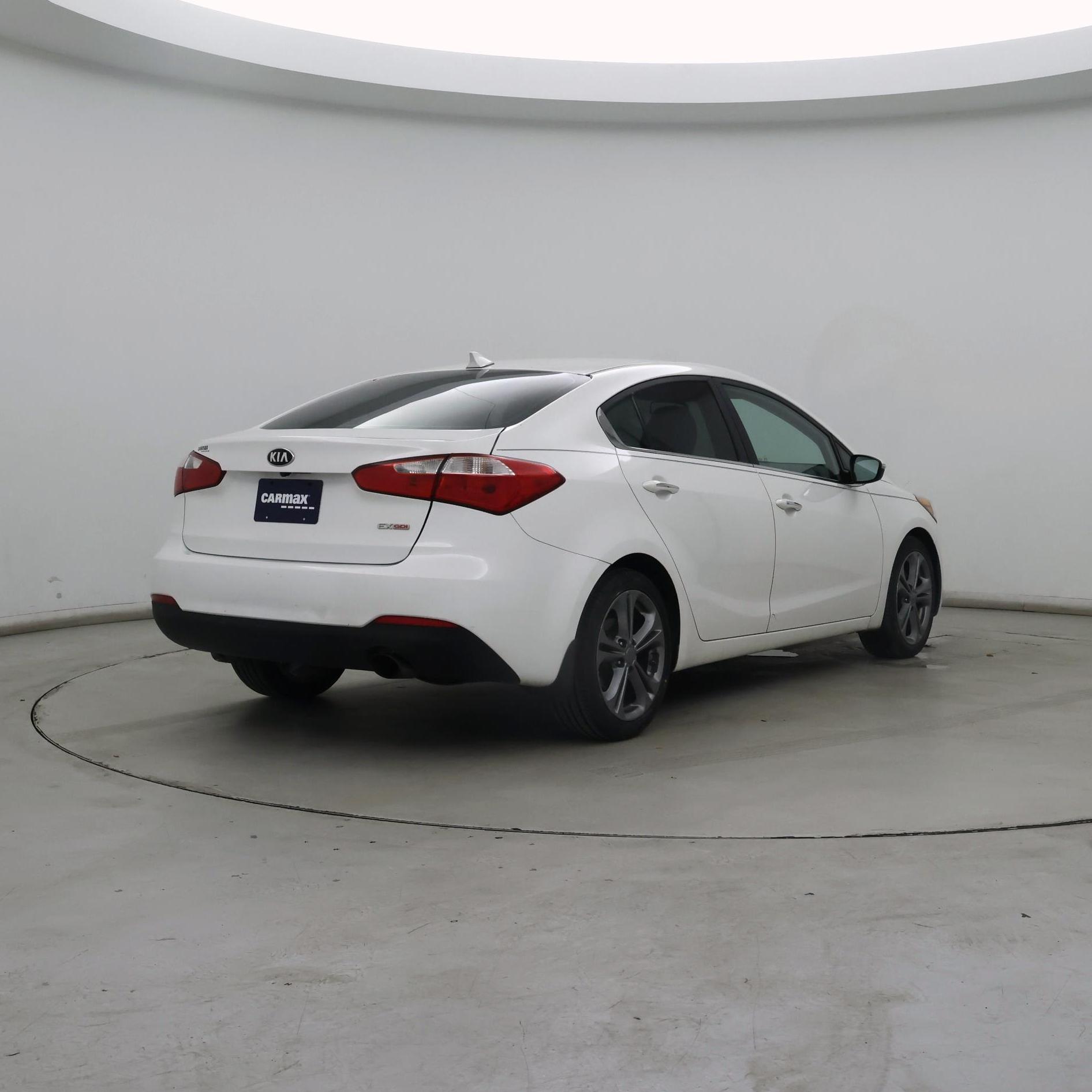 Thumbnail: 2016 Kia Forte - 8