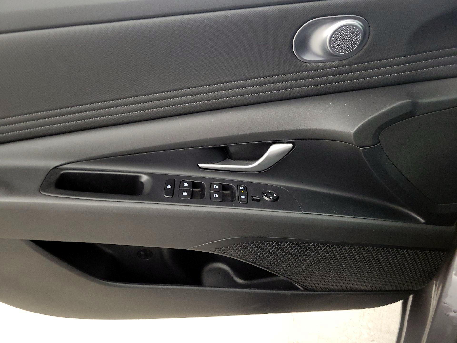 Thumbnail: 2025 Hyundai Elantra - 12