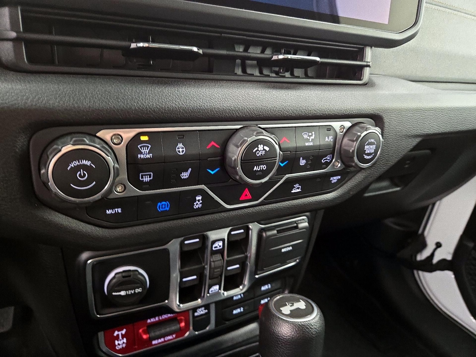 2024 Jeep Wrangler 4xe Willys 4XE - Photo 17