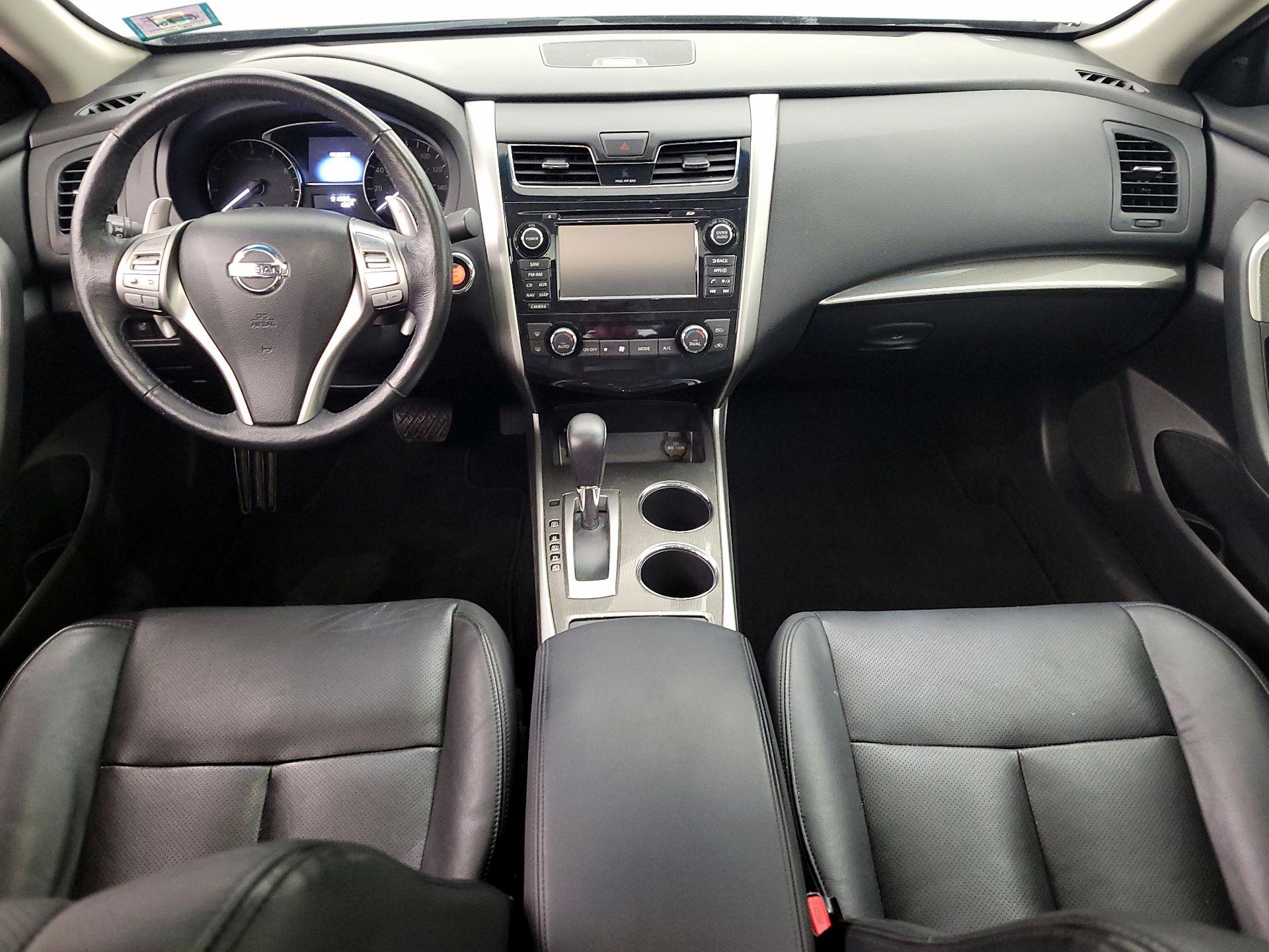 Thumbnail: 2015 Nissan Altima - 9